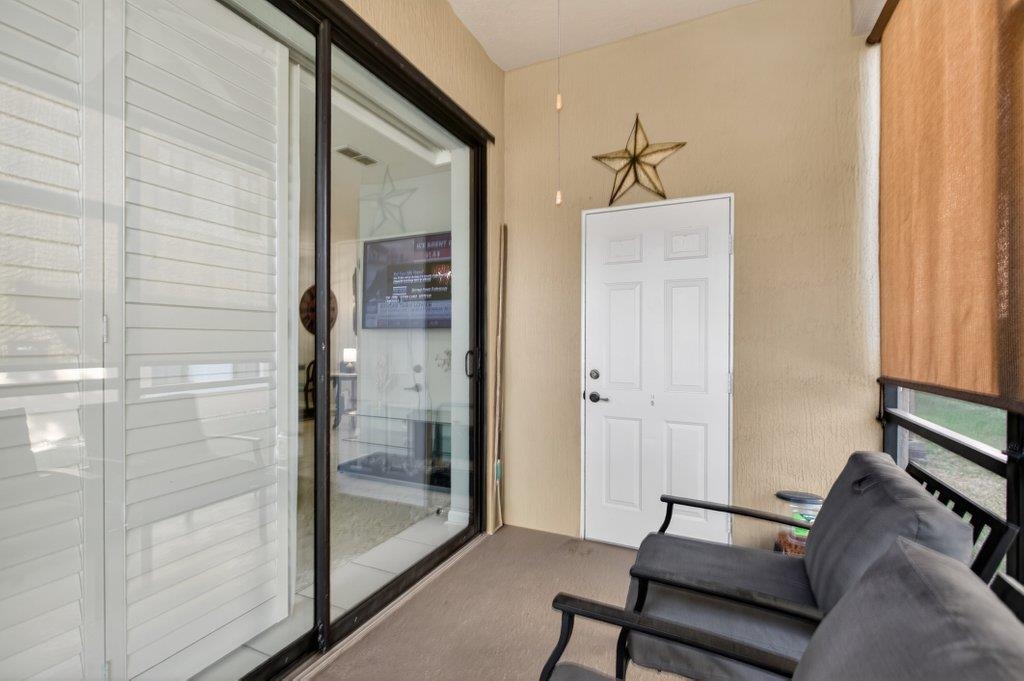 Image 33 of 46 For 305 Via Castilla  104