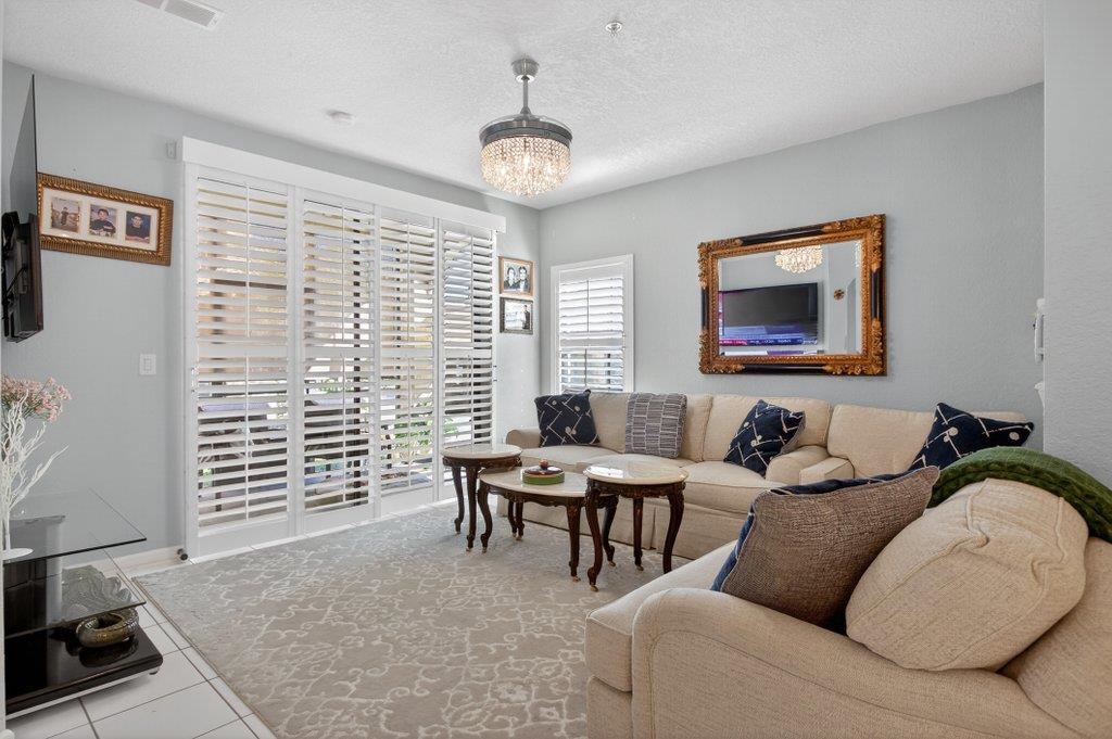 Image 9 of 46 For 305 Via Castilla  104