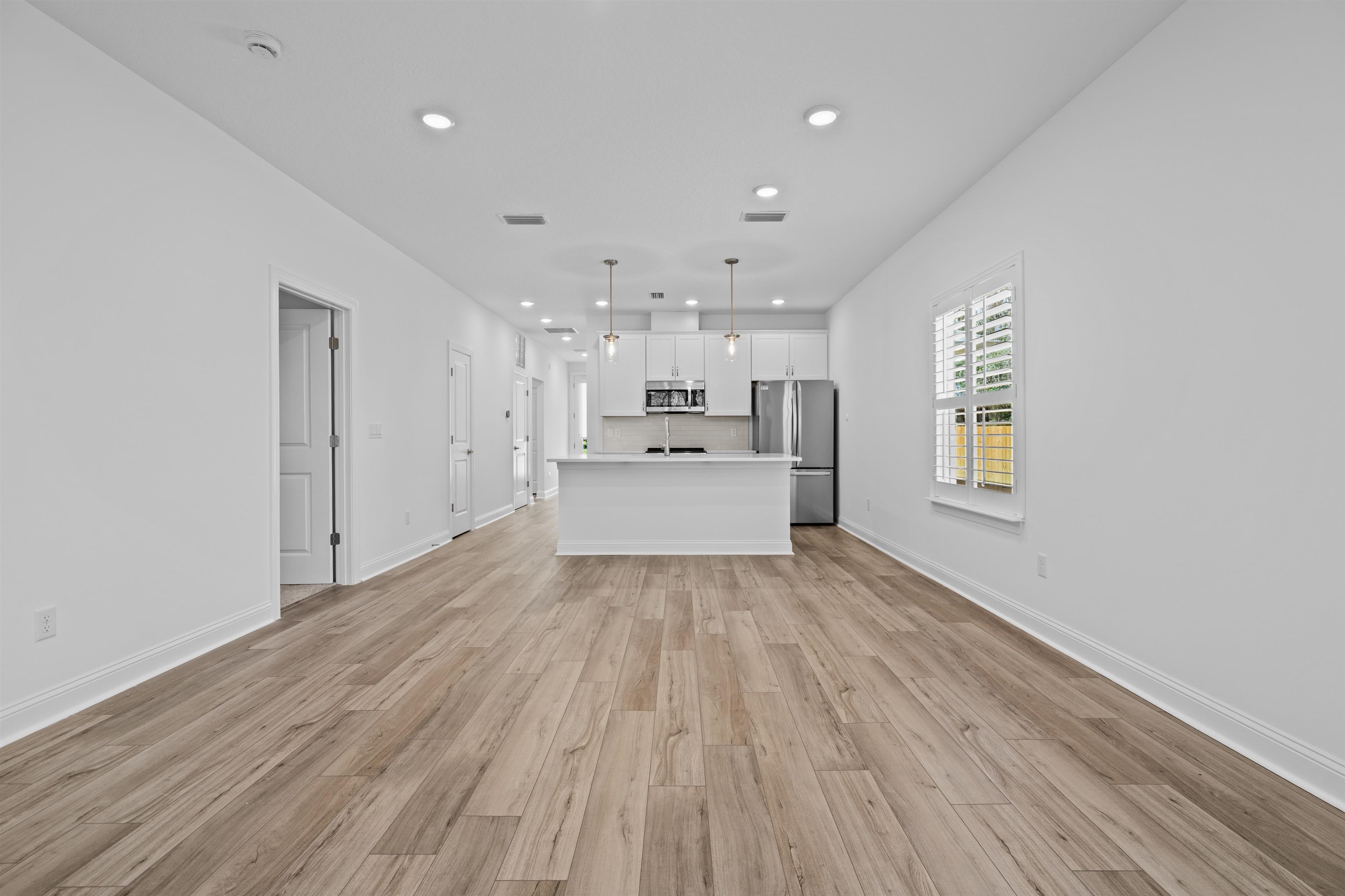 Image 11 of 33 For 221 Dartmouth Rd