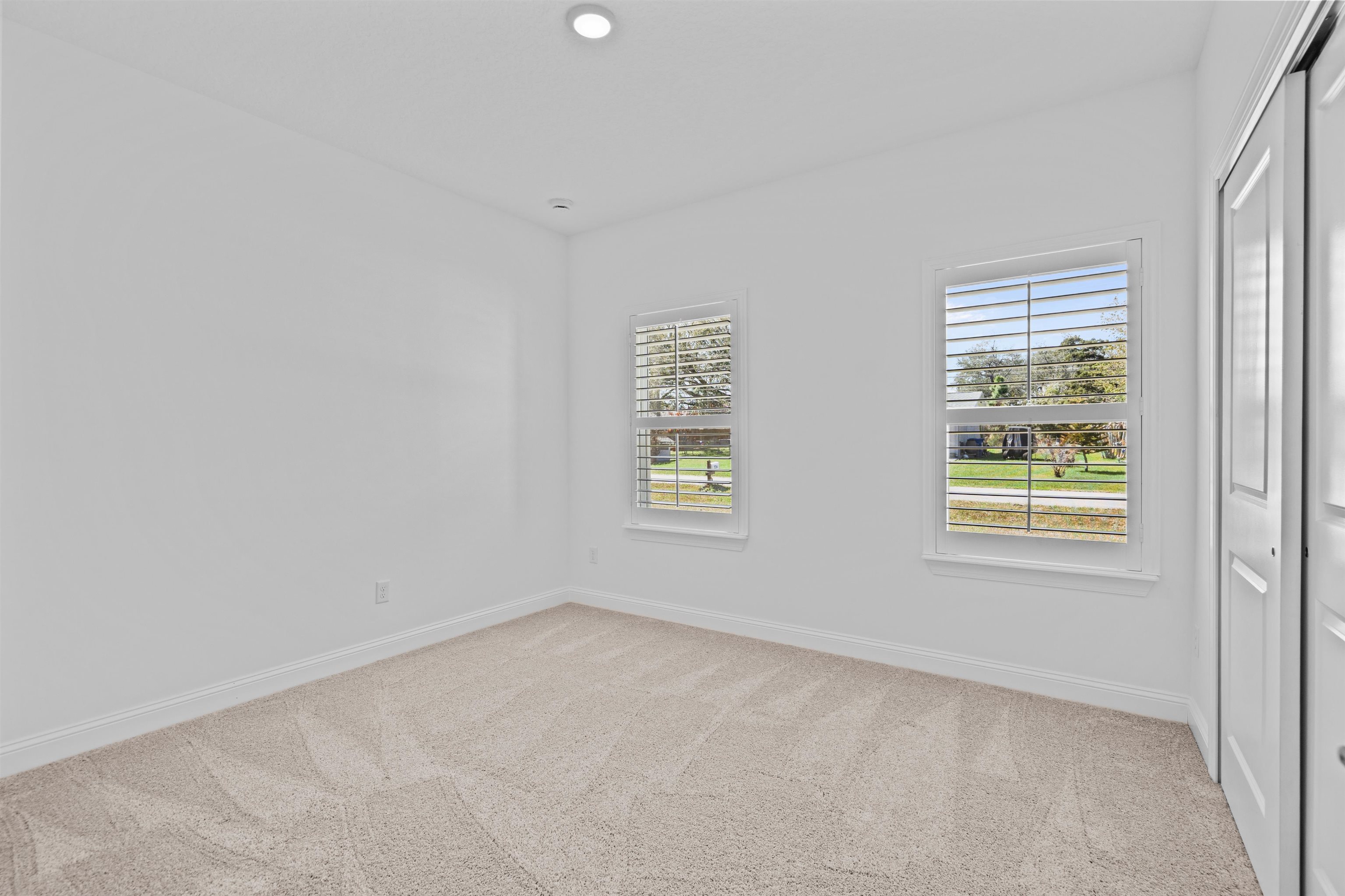 Image 17 of 33 For 221 Dartmouth Rd