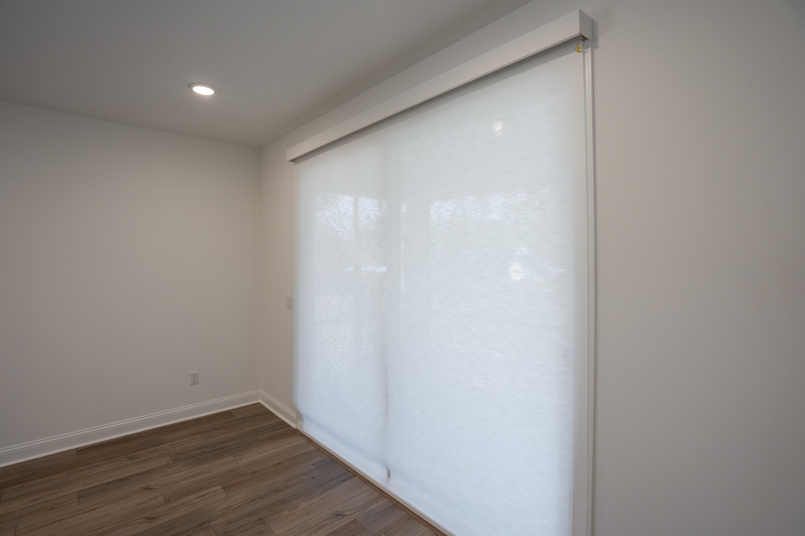 Image 23 of 33 For 221 Dartmouth Rd