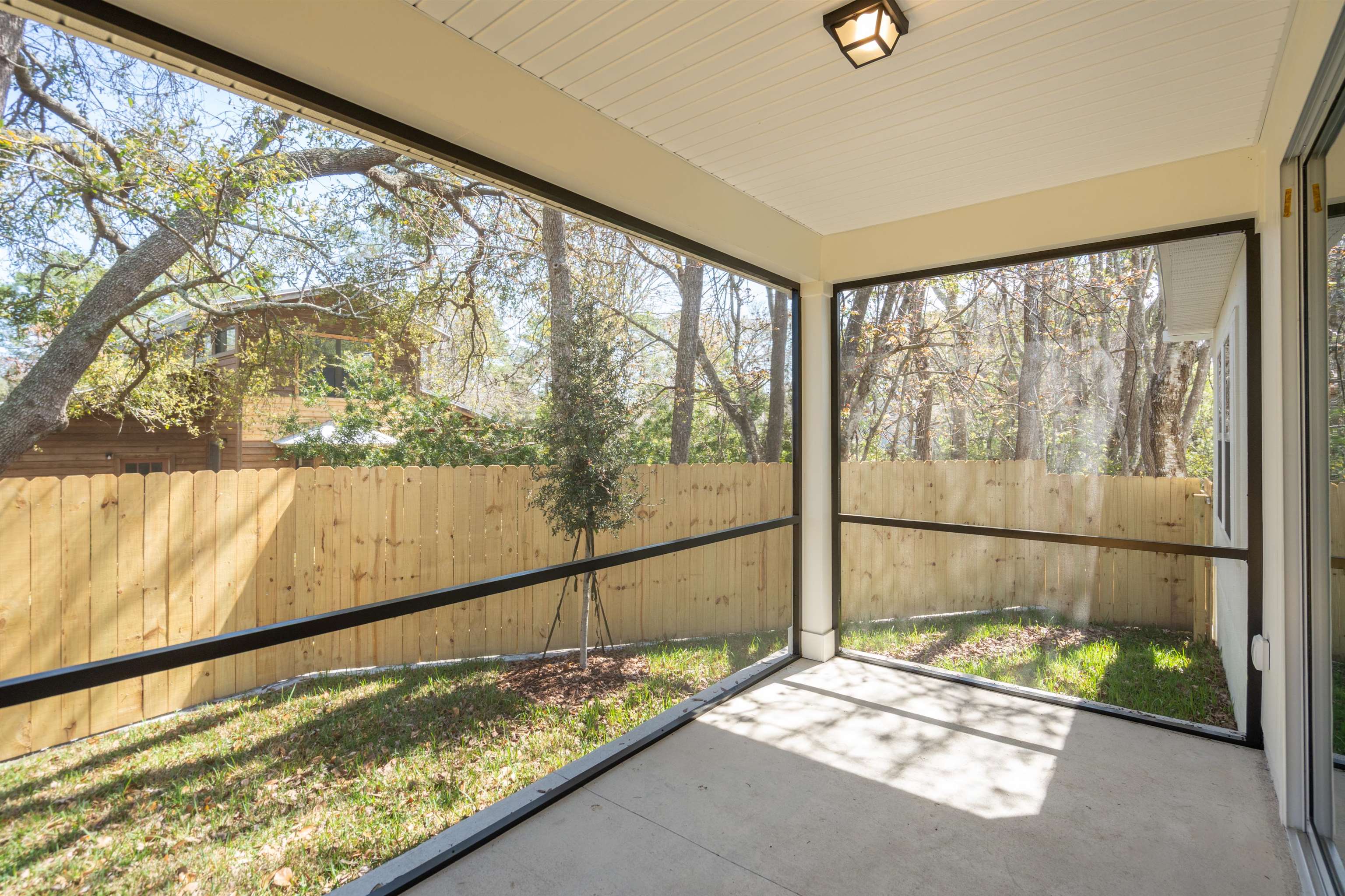 Image 26 of 33 For 221 Dartmouth Rd