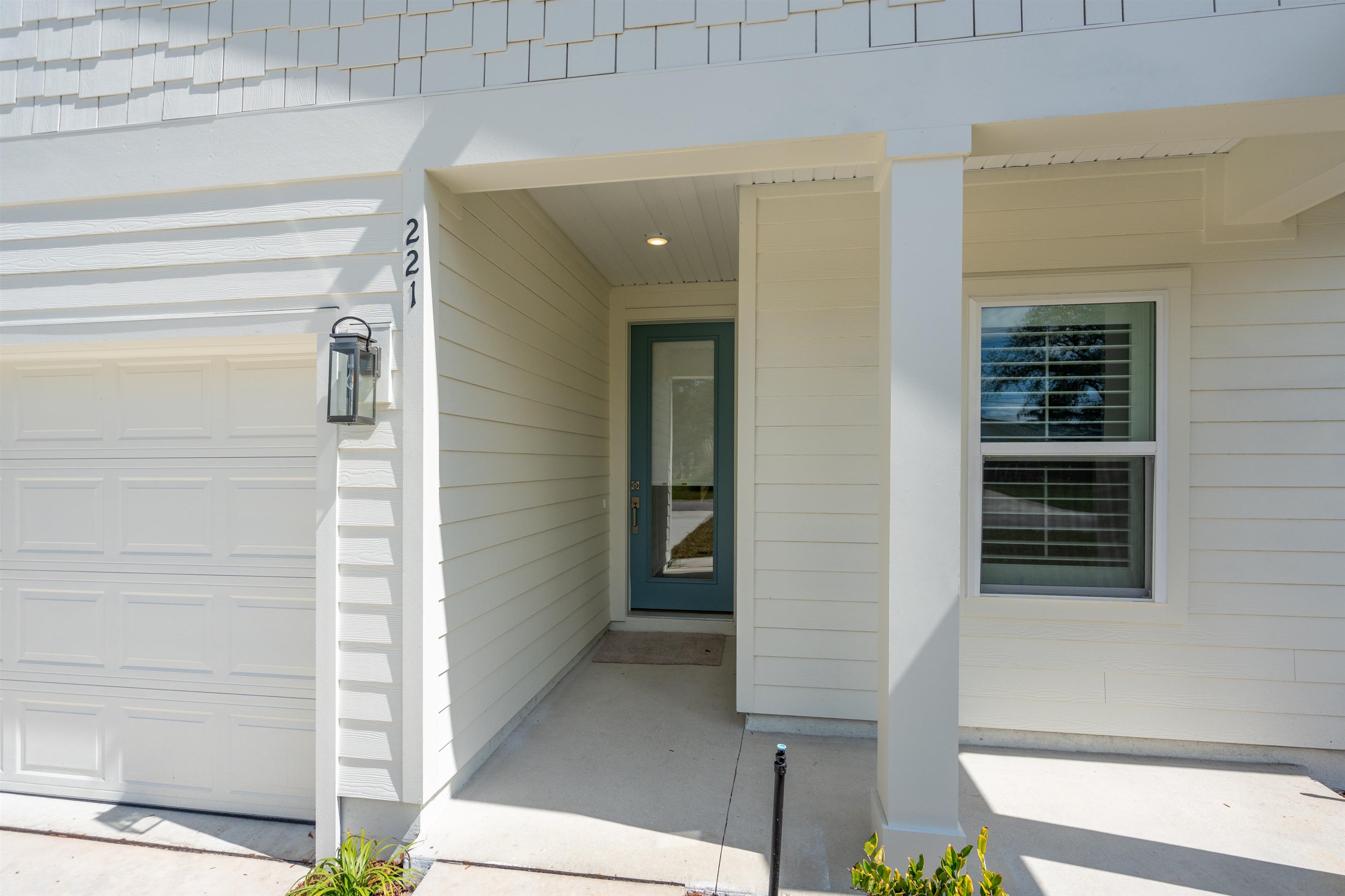 Image 3 of 33 For 221 Dartmouth Rd