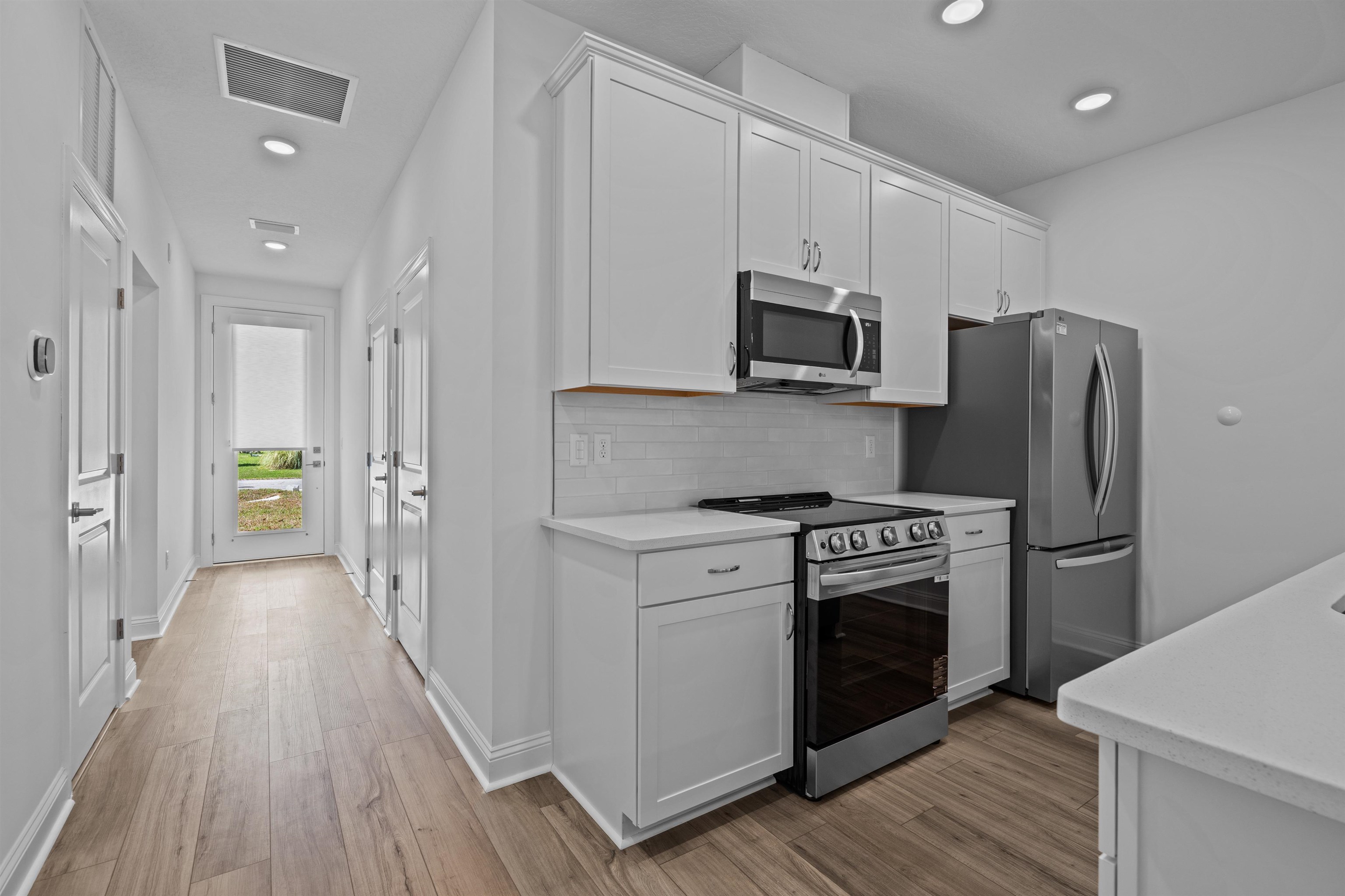 Image 4 of 33 For 221 Dartmouth Rd