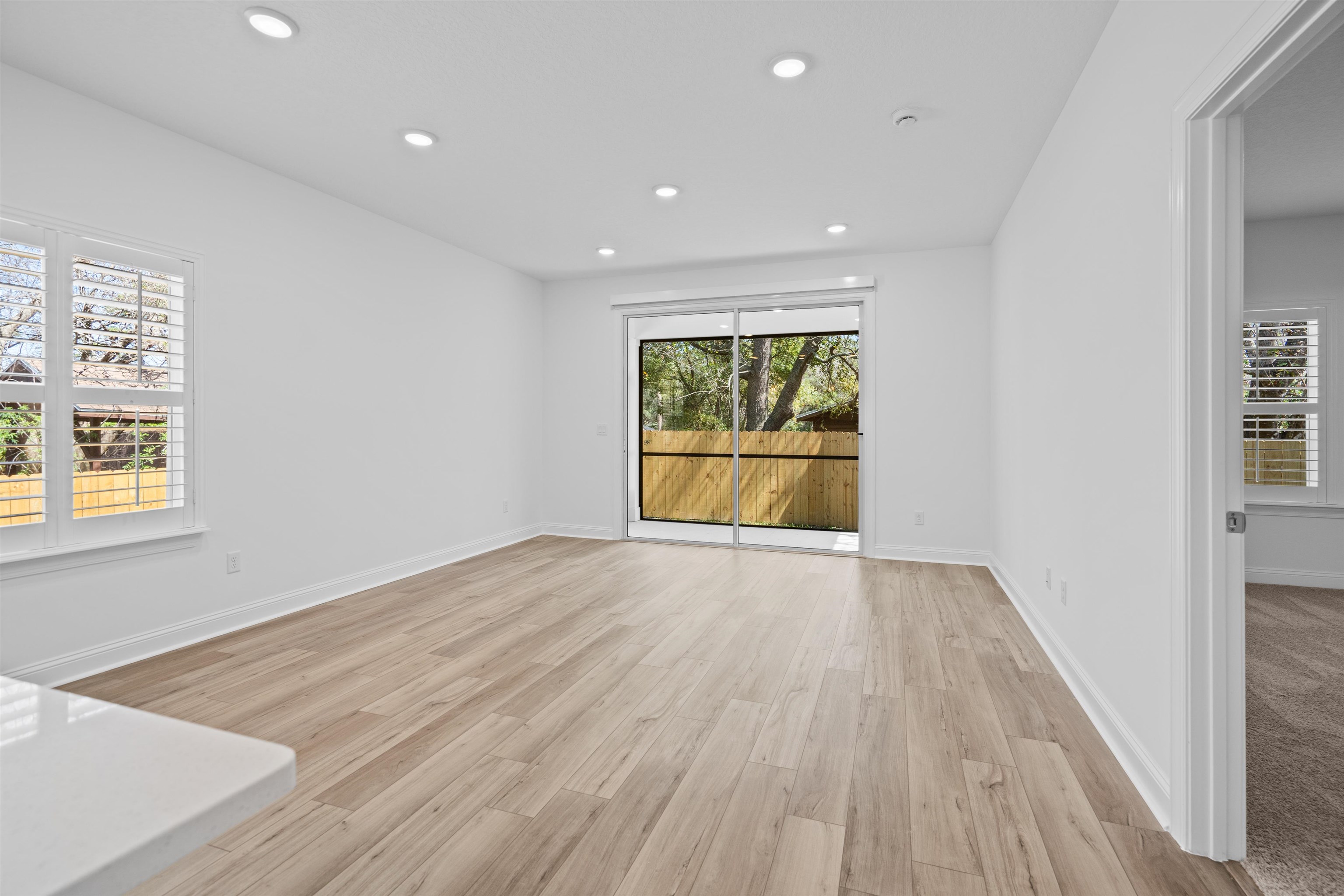 Image 8 of 33 For 221 Dartmouth Rd