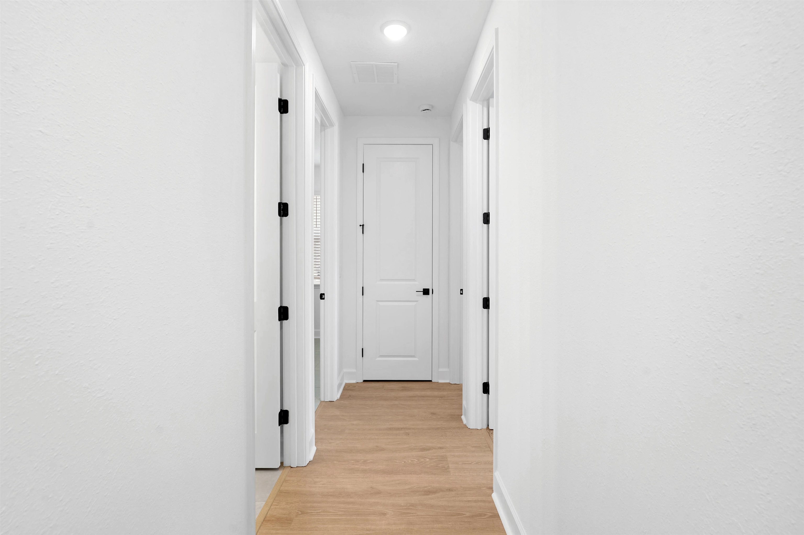 Image 19 of 45 For 2498 Trailmark Dr