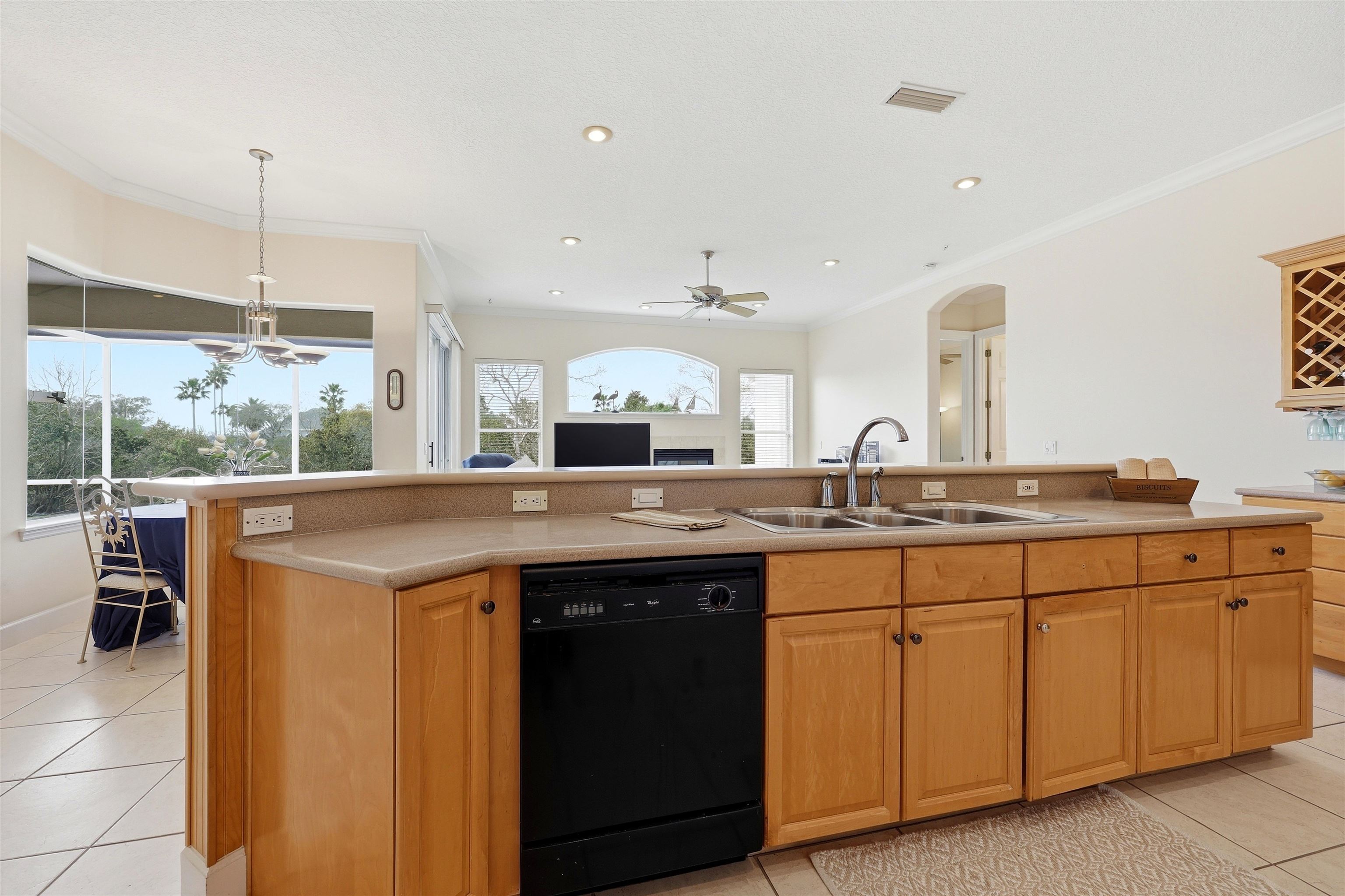 Image 18 of 71 For 249 Fiddlers Point Dr