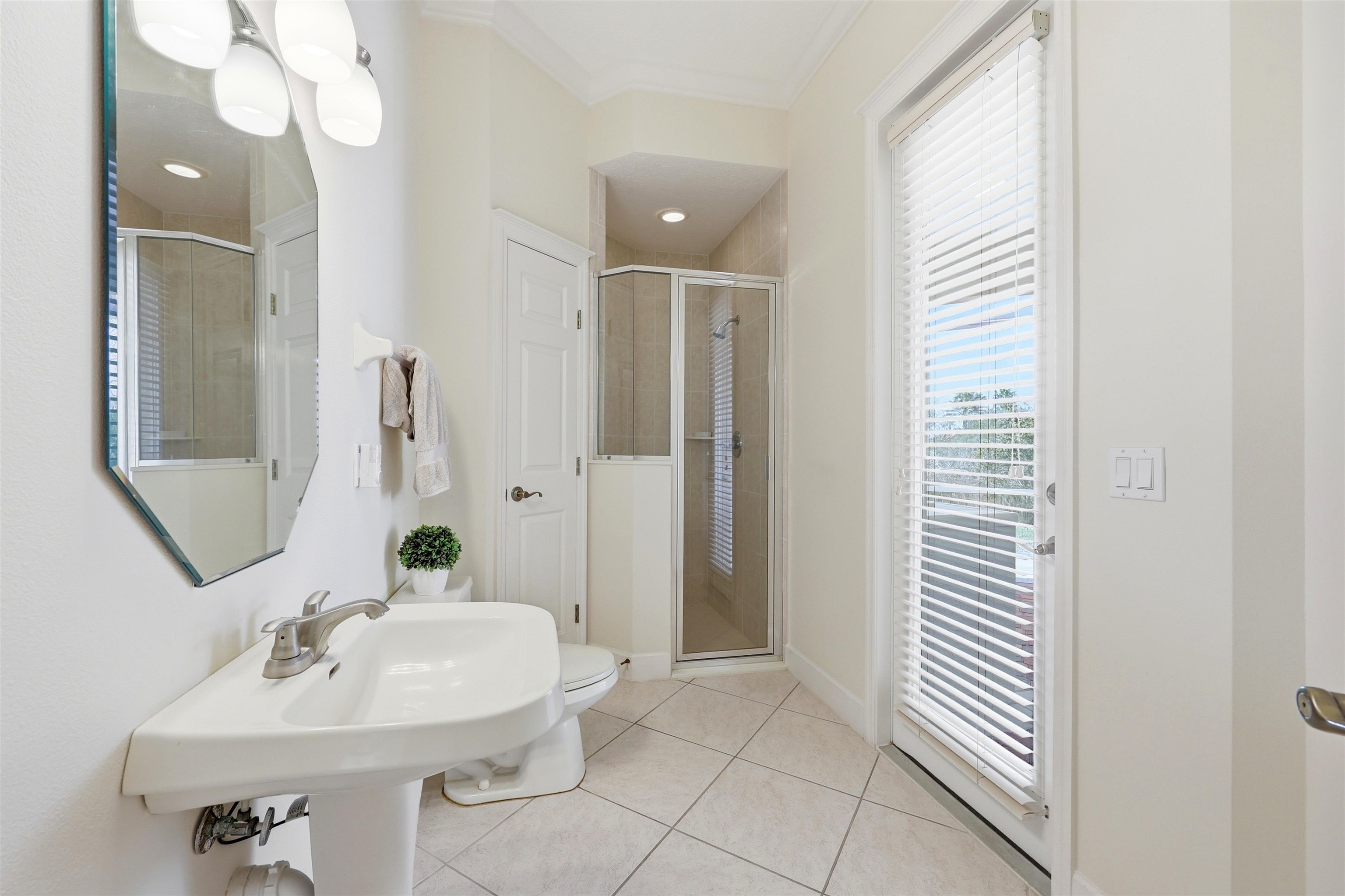 Image 39 of 71 For 249 Fiddlers Point Dr