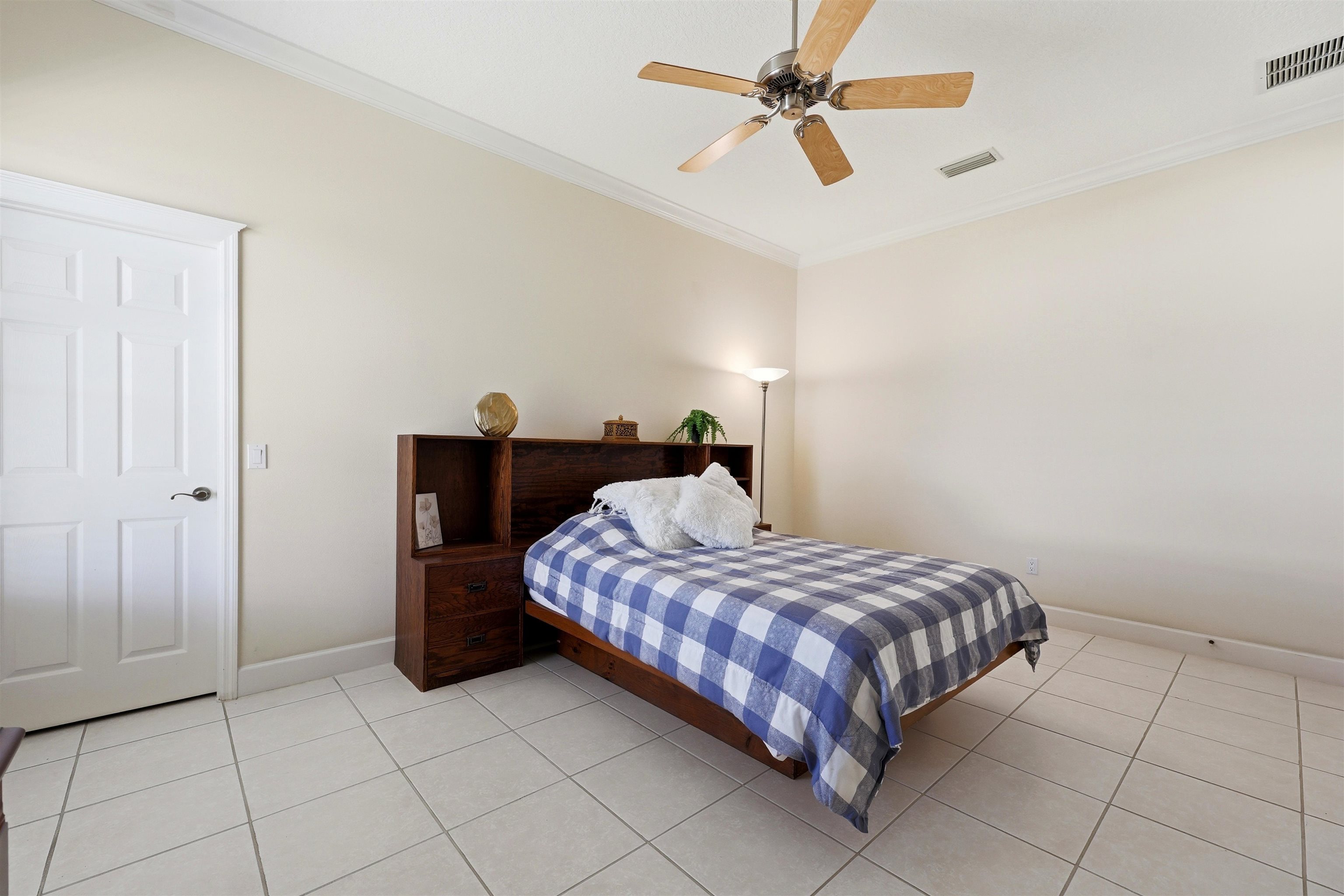 Image 41 of 71 For 249 Fiddlers Point Dr