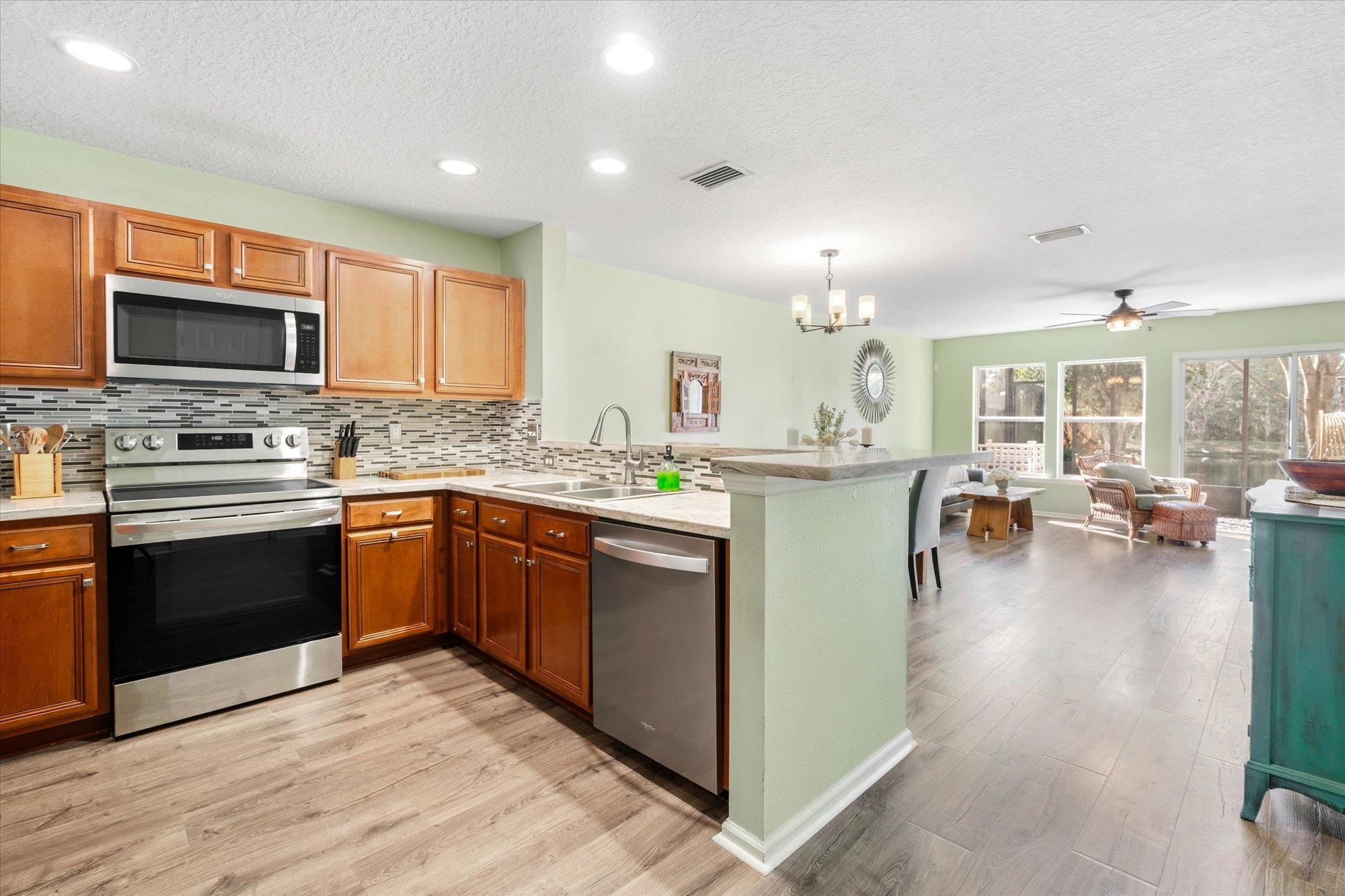 Image 10 of 47 For 519 Cabernet Place