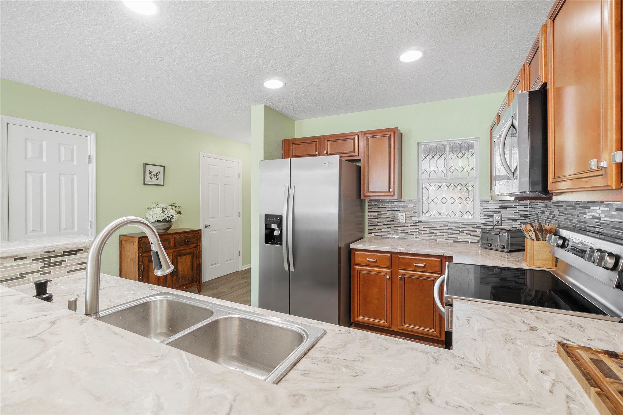 Image 12 of 47 For 519 Cabernet Place