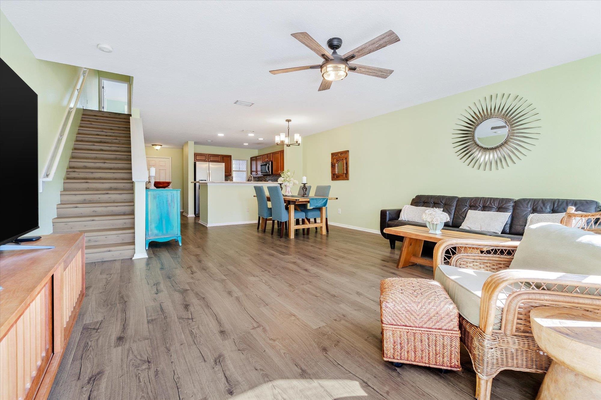 Image 17 of 47 For 519 Cabernet Place