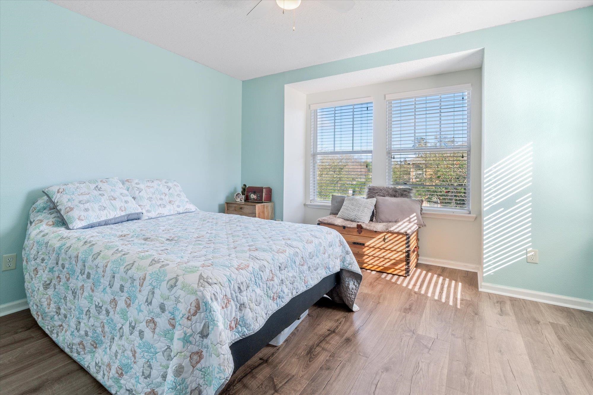 Image 31 of 47 For 519 Cabernet Place