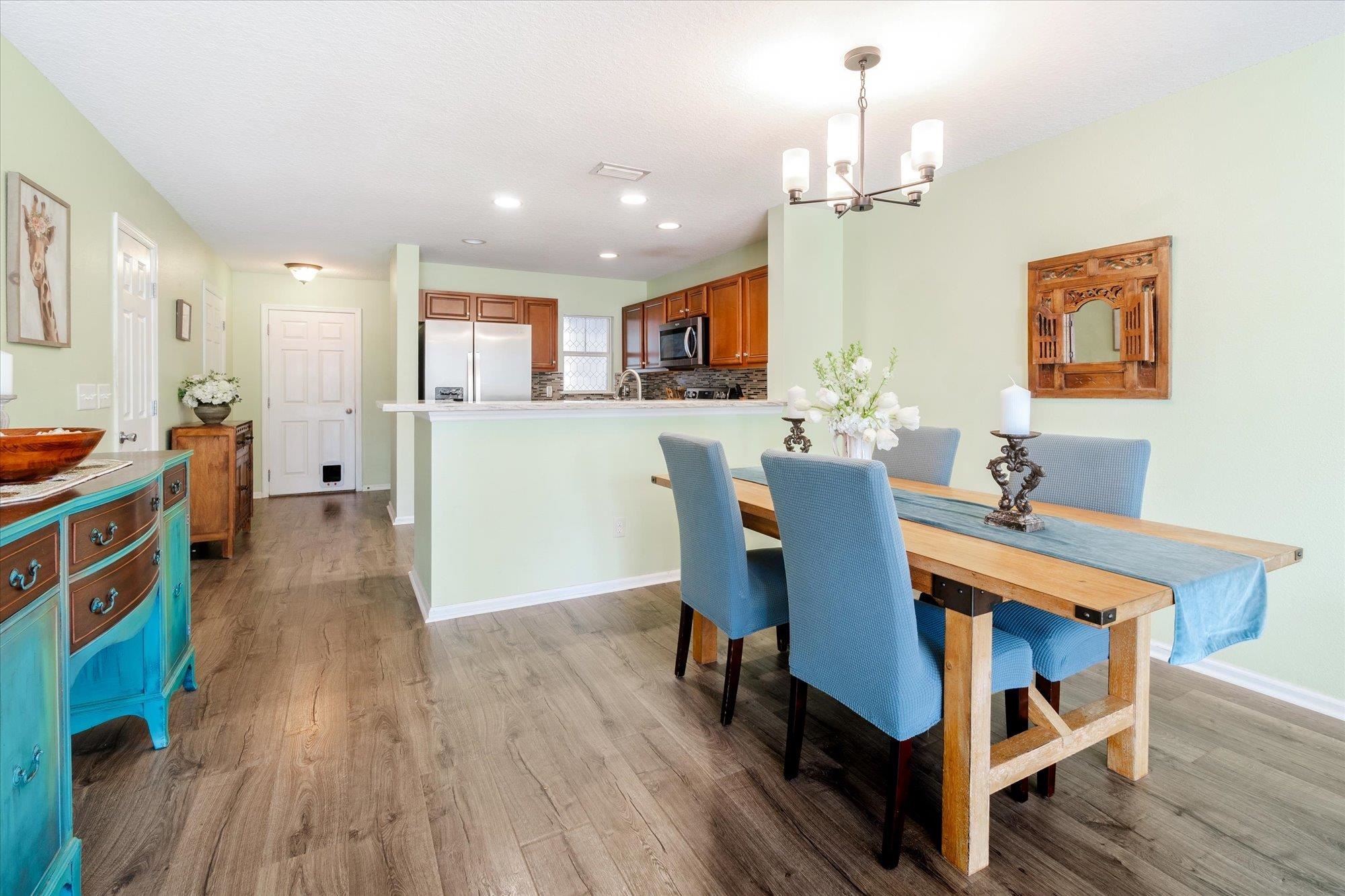 Image 8 of 47 For 519 Cabernet Place