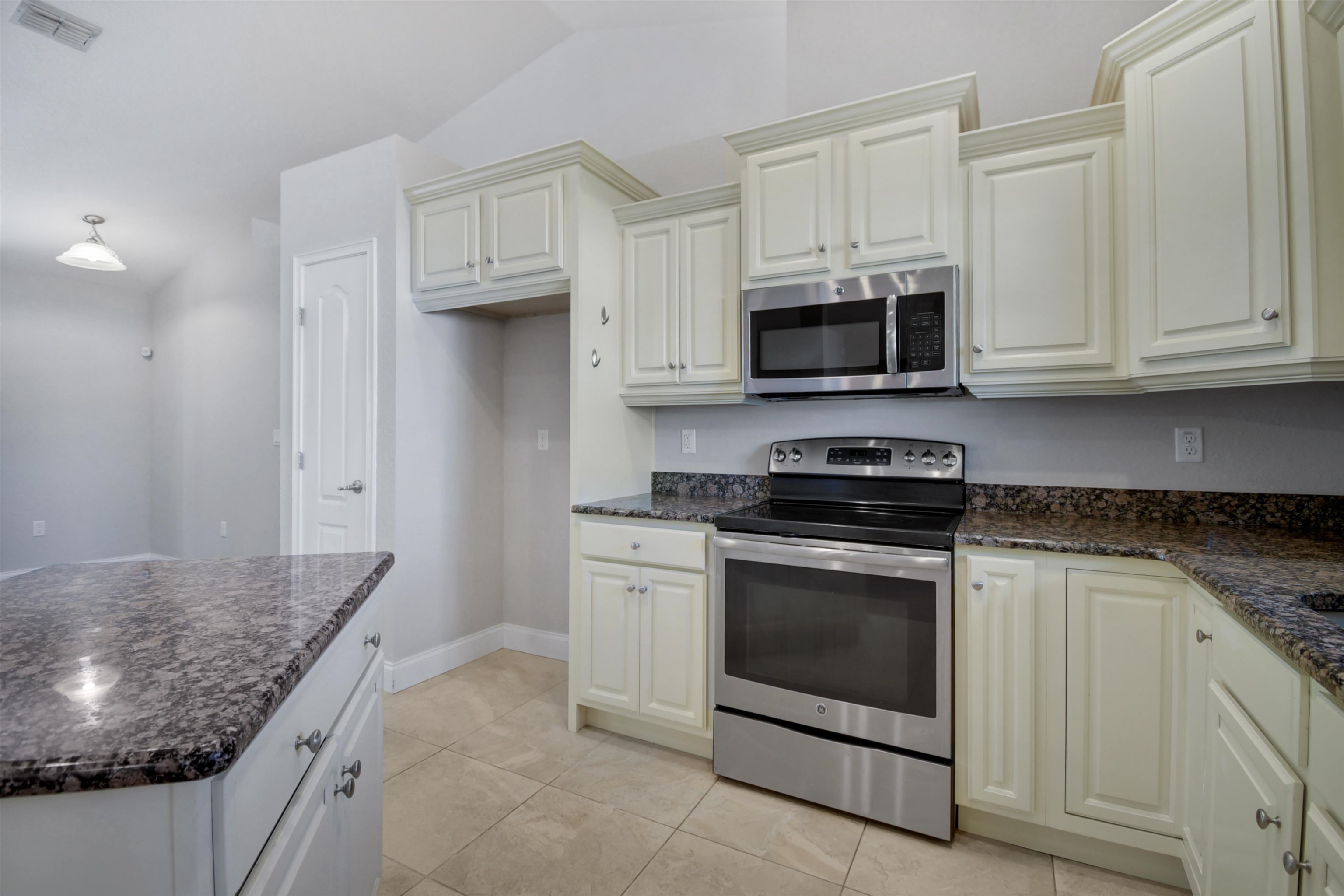 Image 9 of 28 For 159 Ulysses Trl