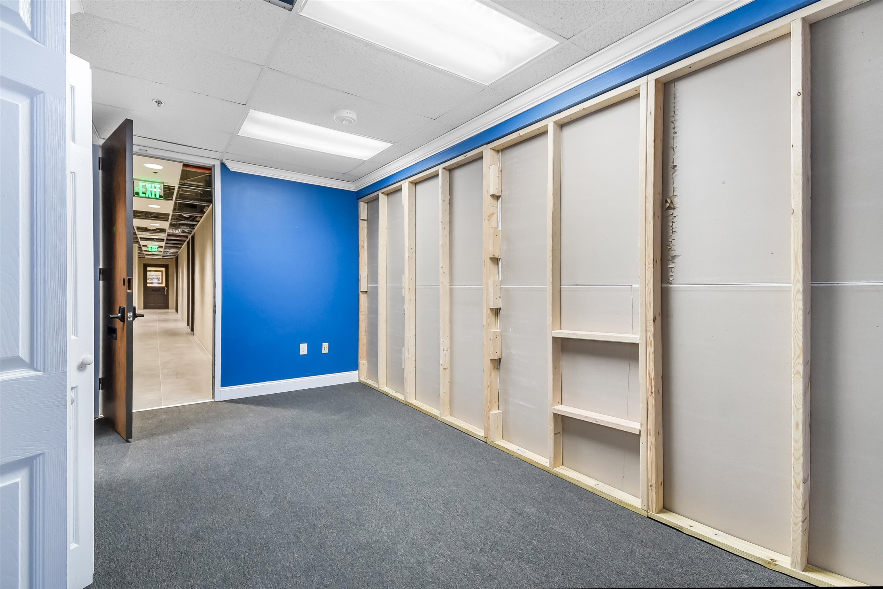 Image 10 of 12 For 233 Bay St E 1016