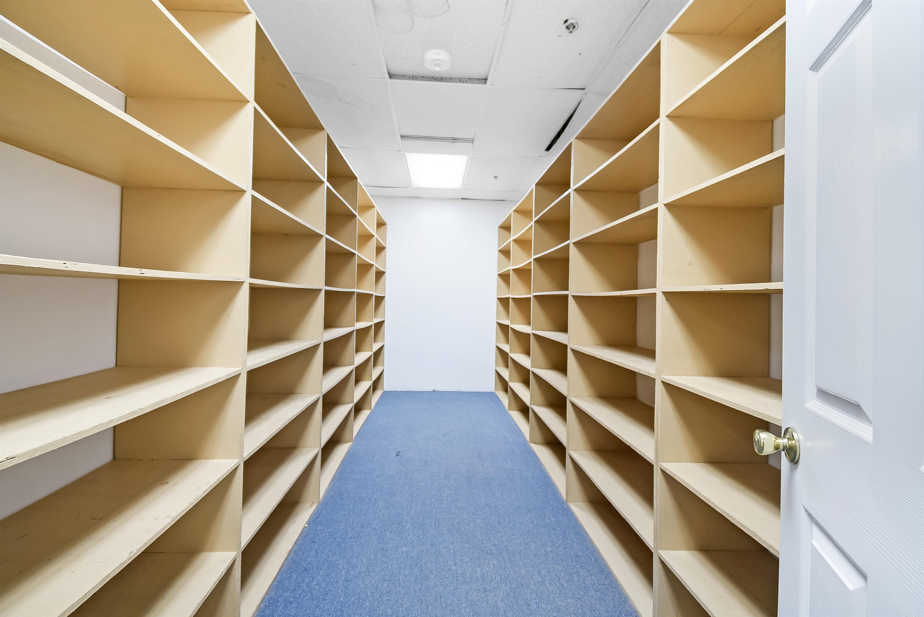 Image 11 of 12 For 233 Bay St E 1016