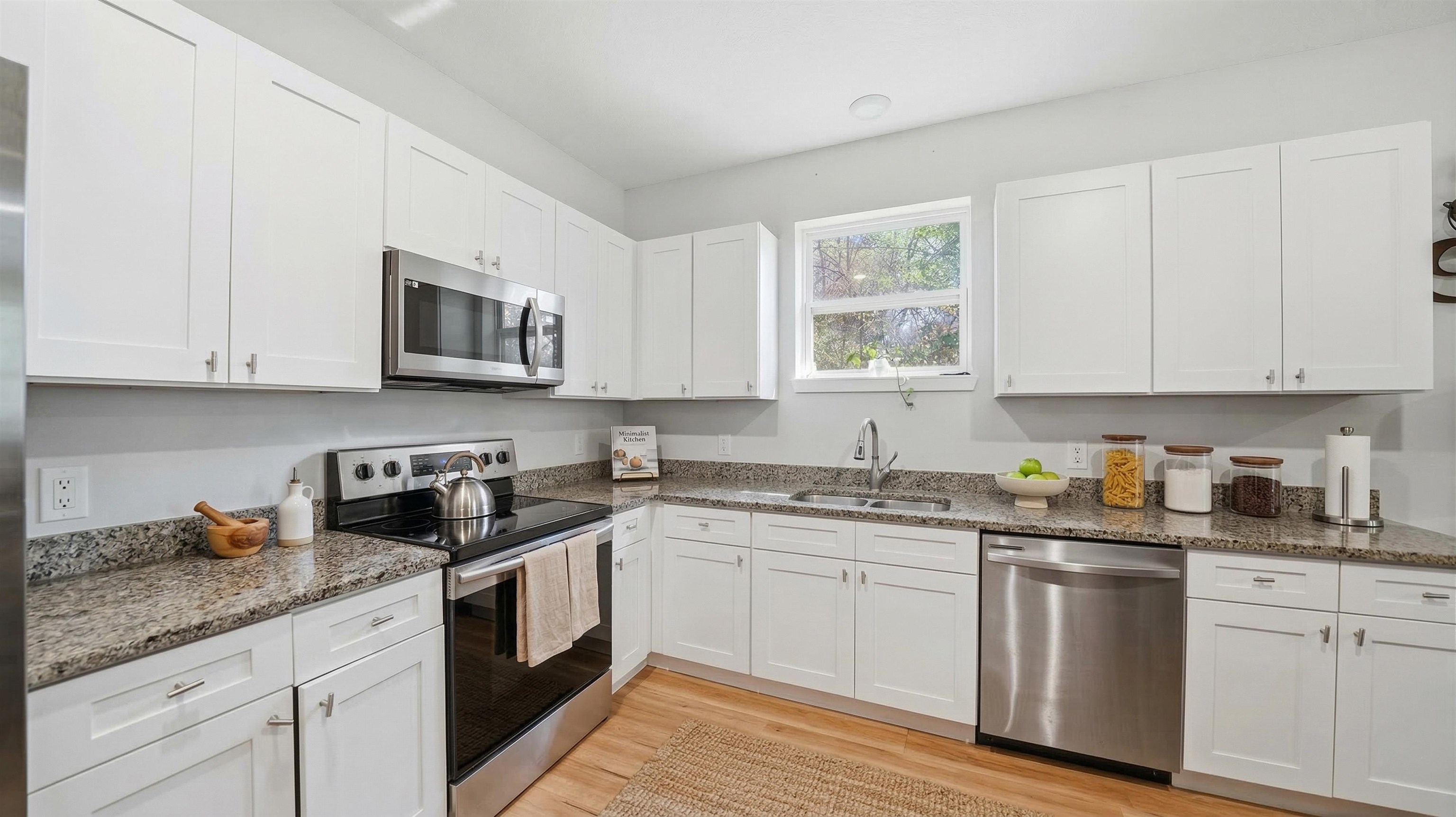 Image 4 of 20 For 820 Saint Johns St N