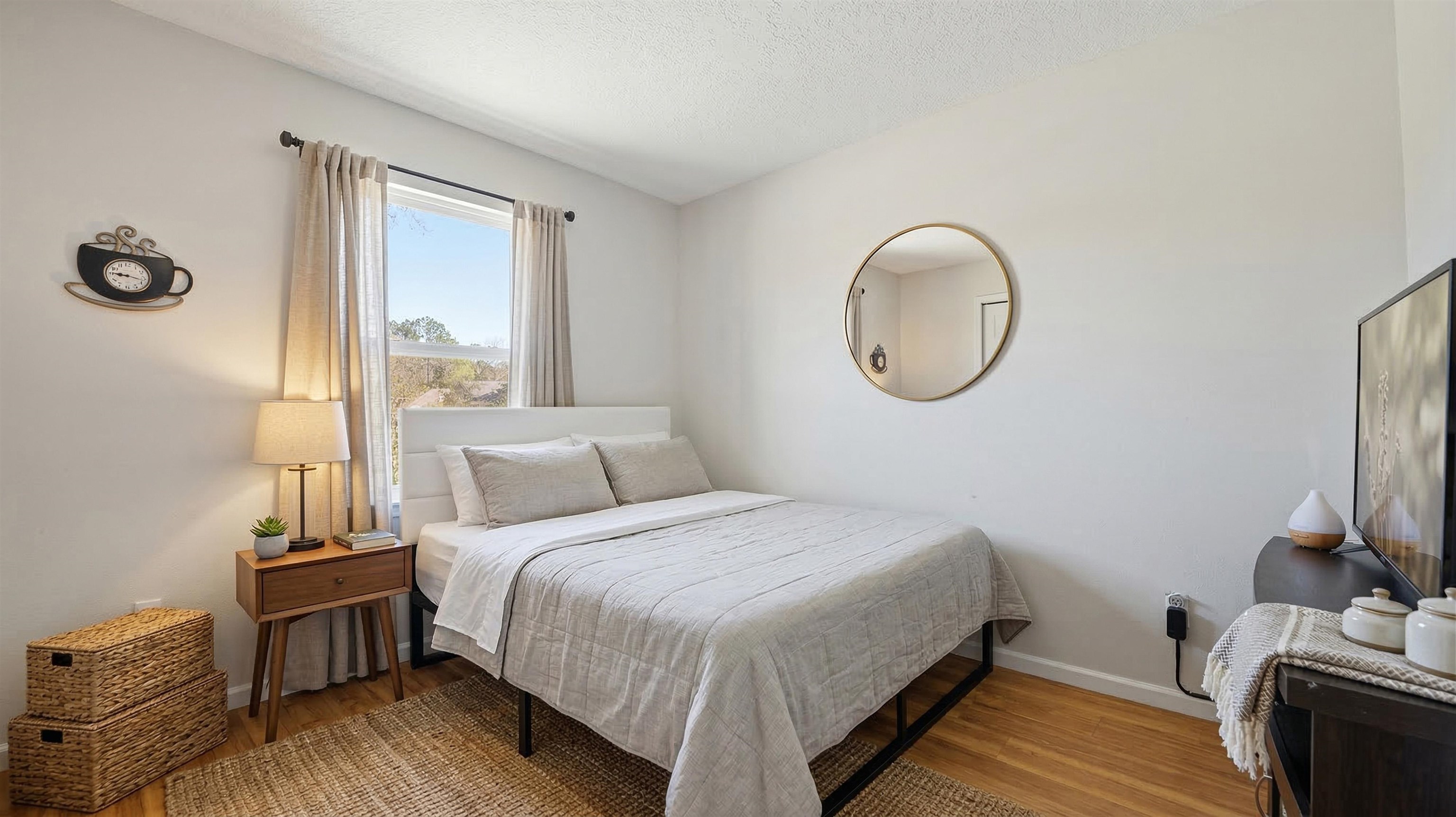 Image 8 of 20 For 820 Saint Johns St N