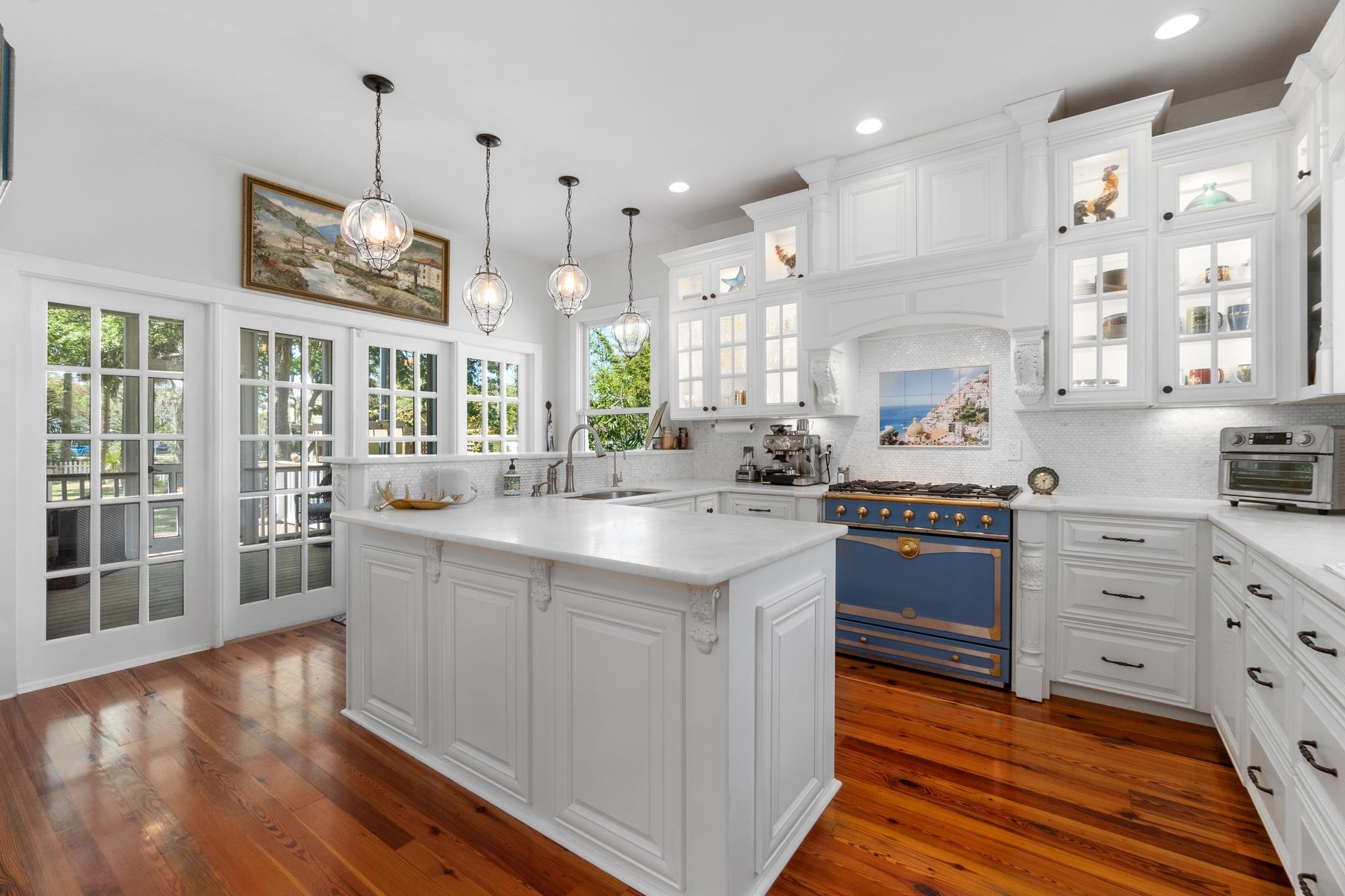 Image 13 of 65 For 288 St George St