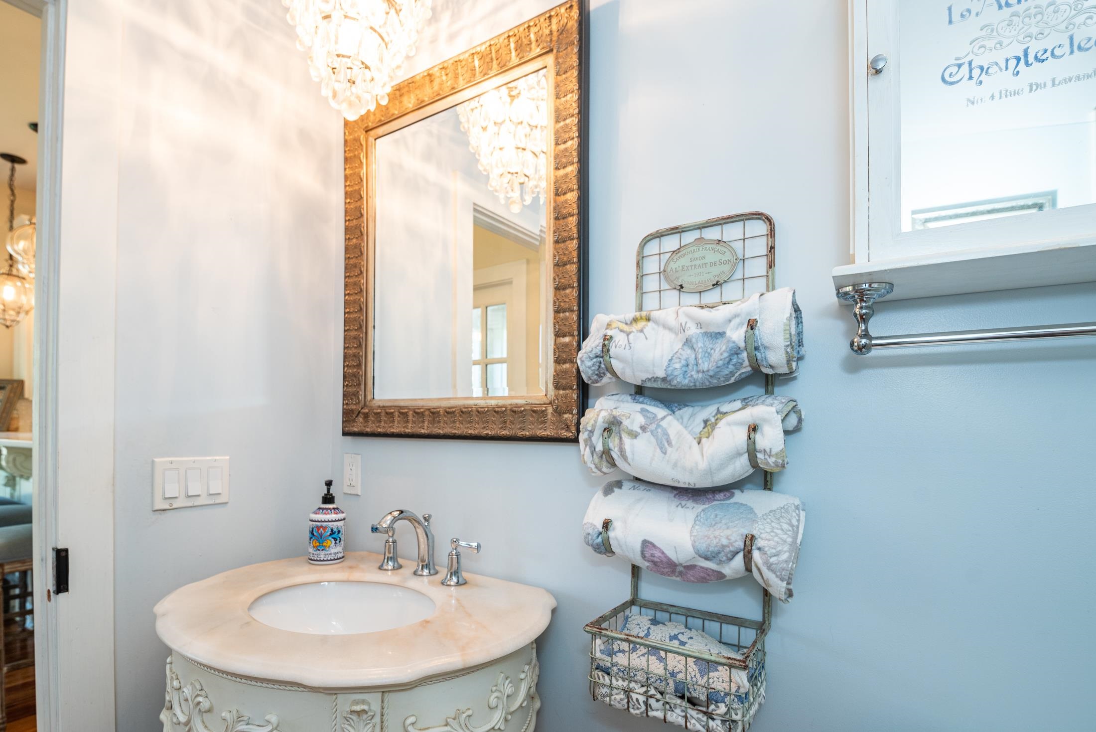 Image 22 of 65 For 288 St George St