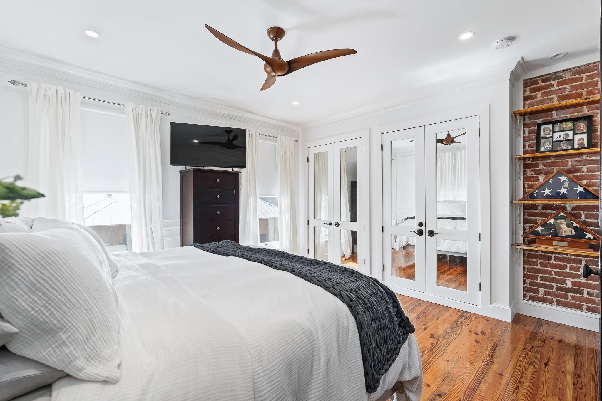 Image 32 of 65 For 288 St George St