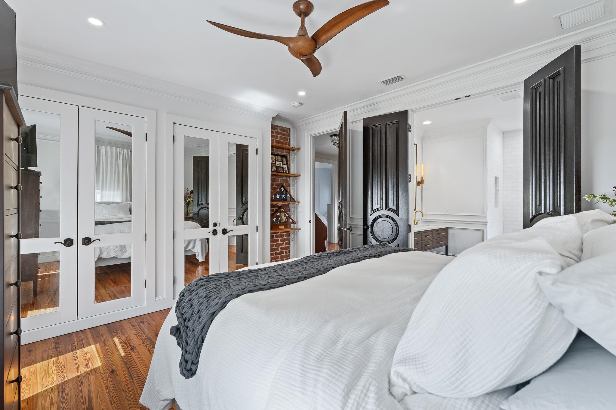 Image 33 of 65 For 288 St George St