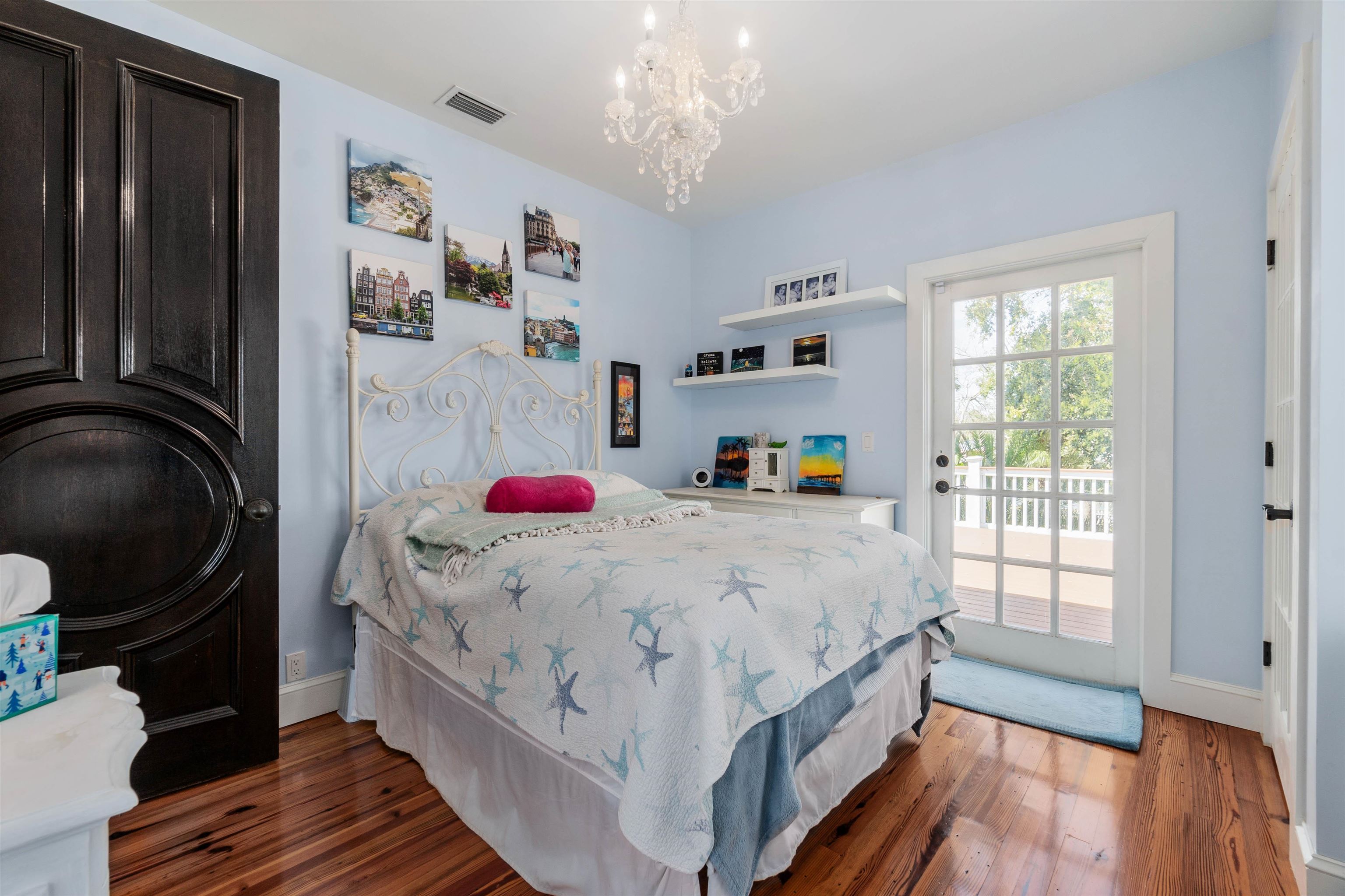 Image 35 of 65 For 288 St George St