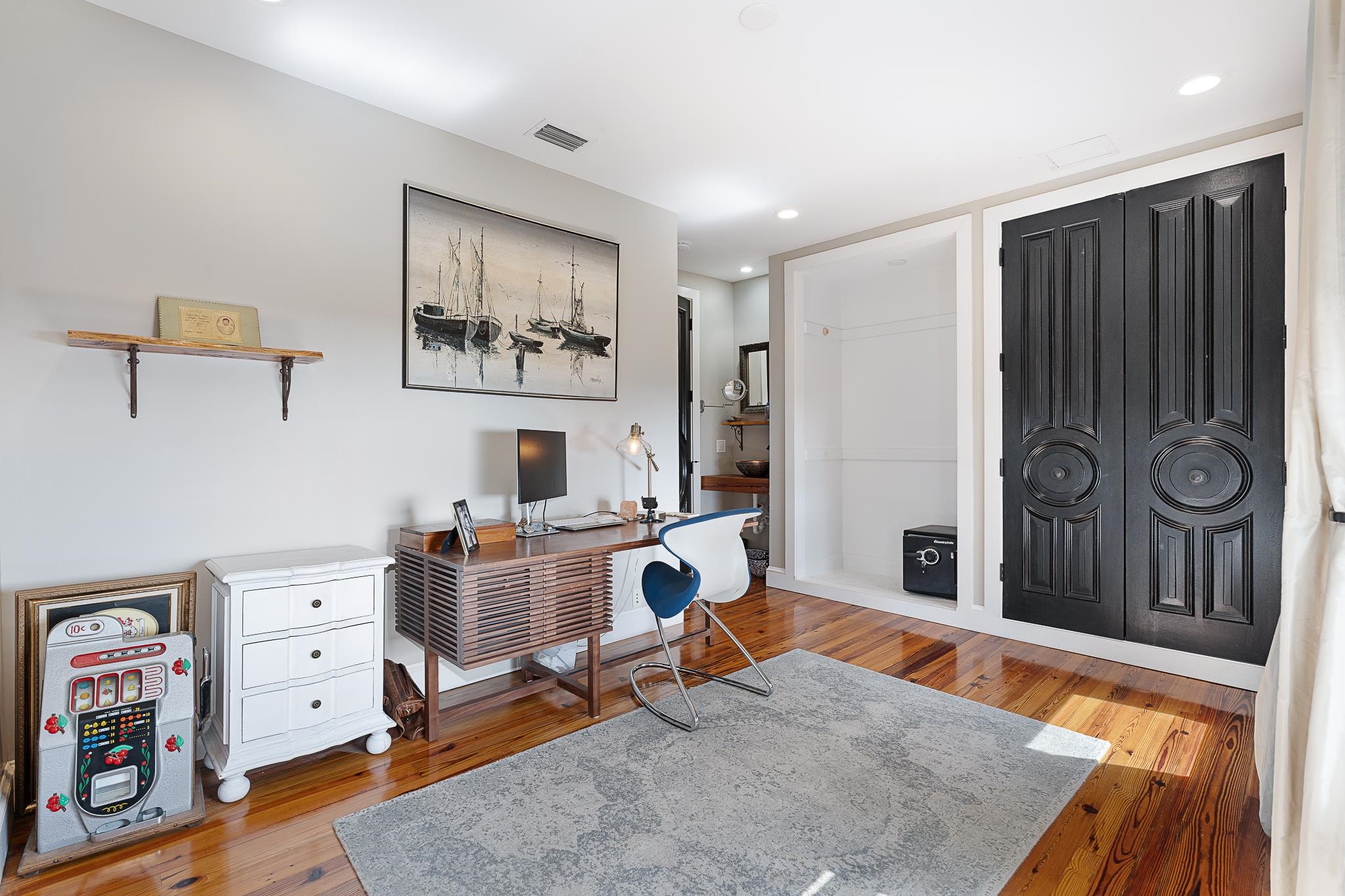 Image 44 of 65 For 288 St George St