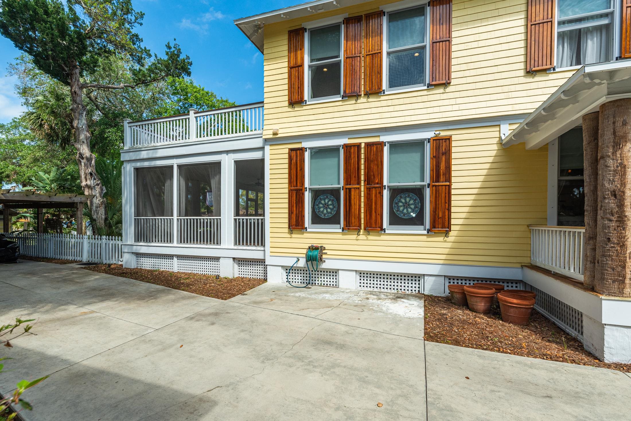 Image 49 of 65 For 288 St George St