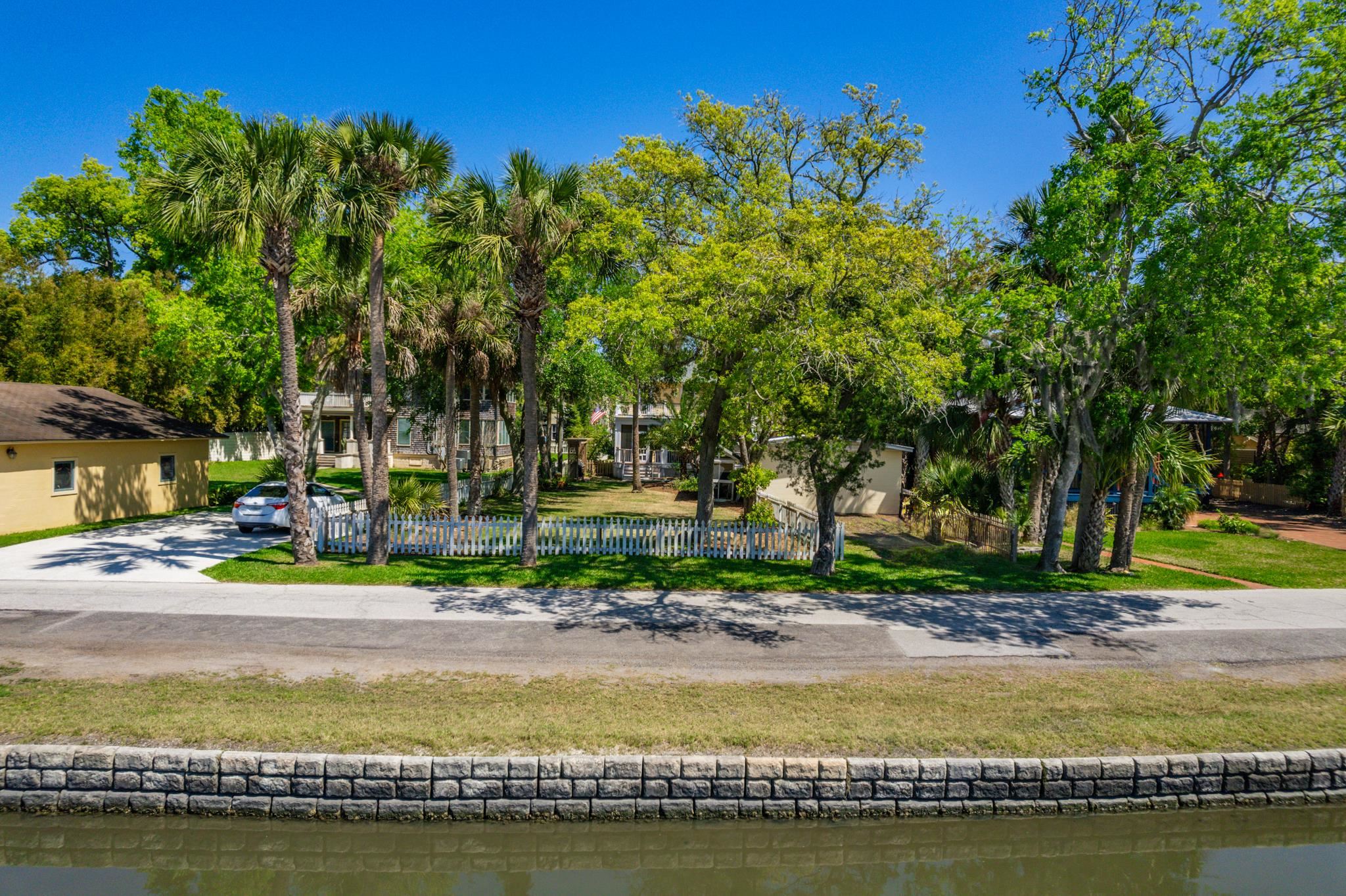 Image 61 of 65 For 288 St George St