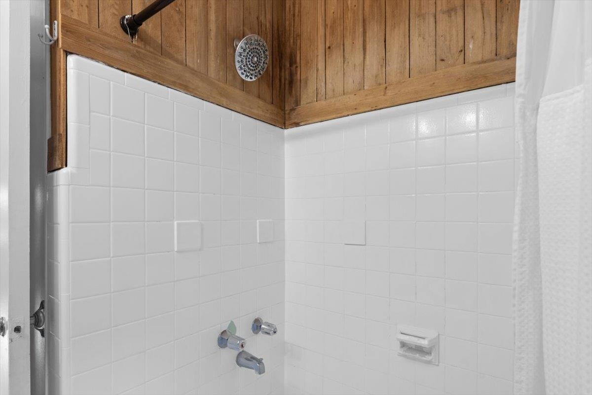 Image 24 of 37 For 1605 Furman Rd