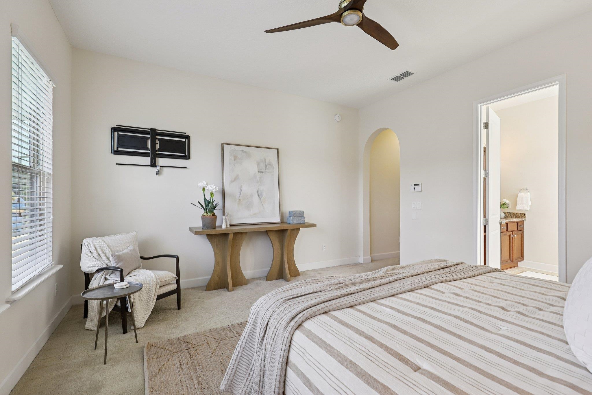 Image 15 of 61 For 510 Eagle Rock Dr