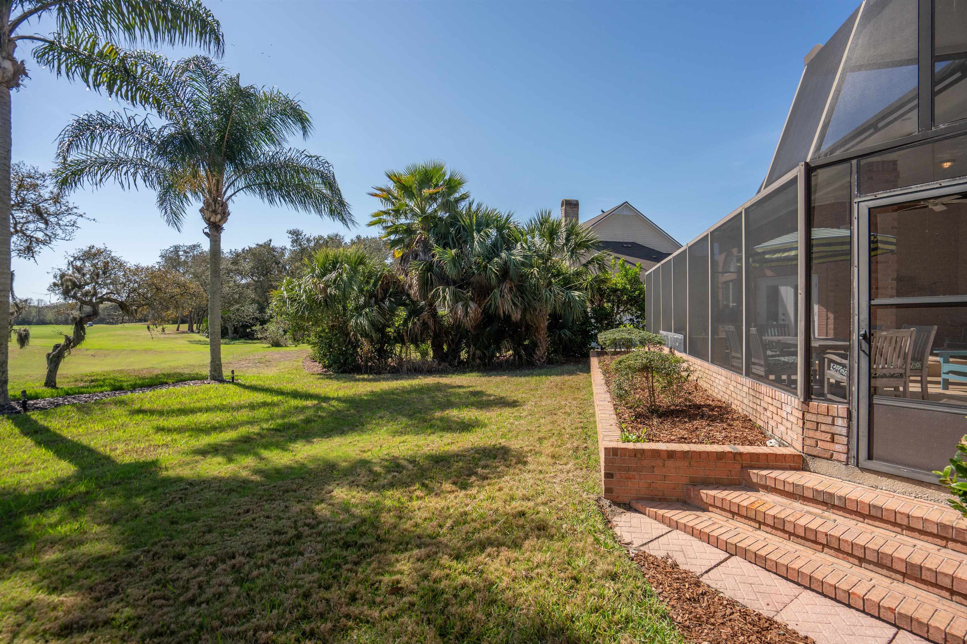 Image 15 of 98 For 126 Marshside Dr