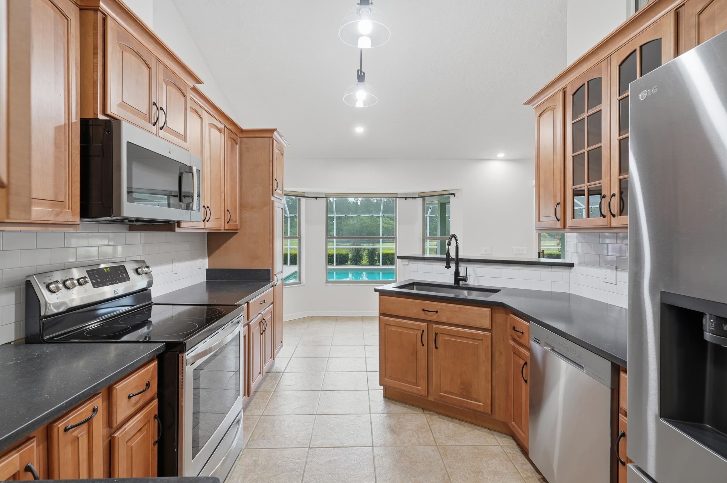 Image 10 of 22 For 4720 Innisbrook Ct N