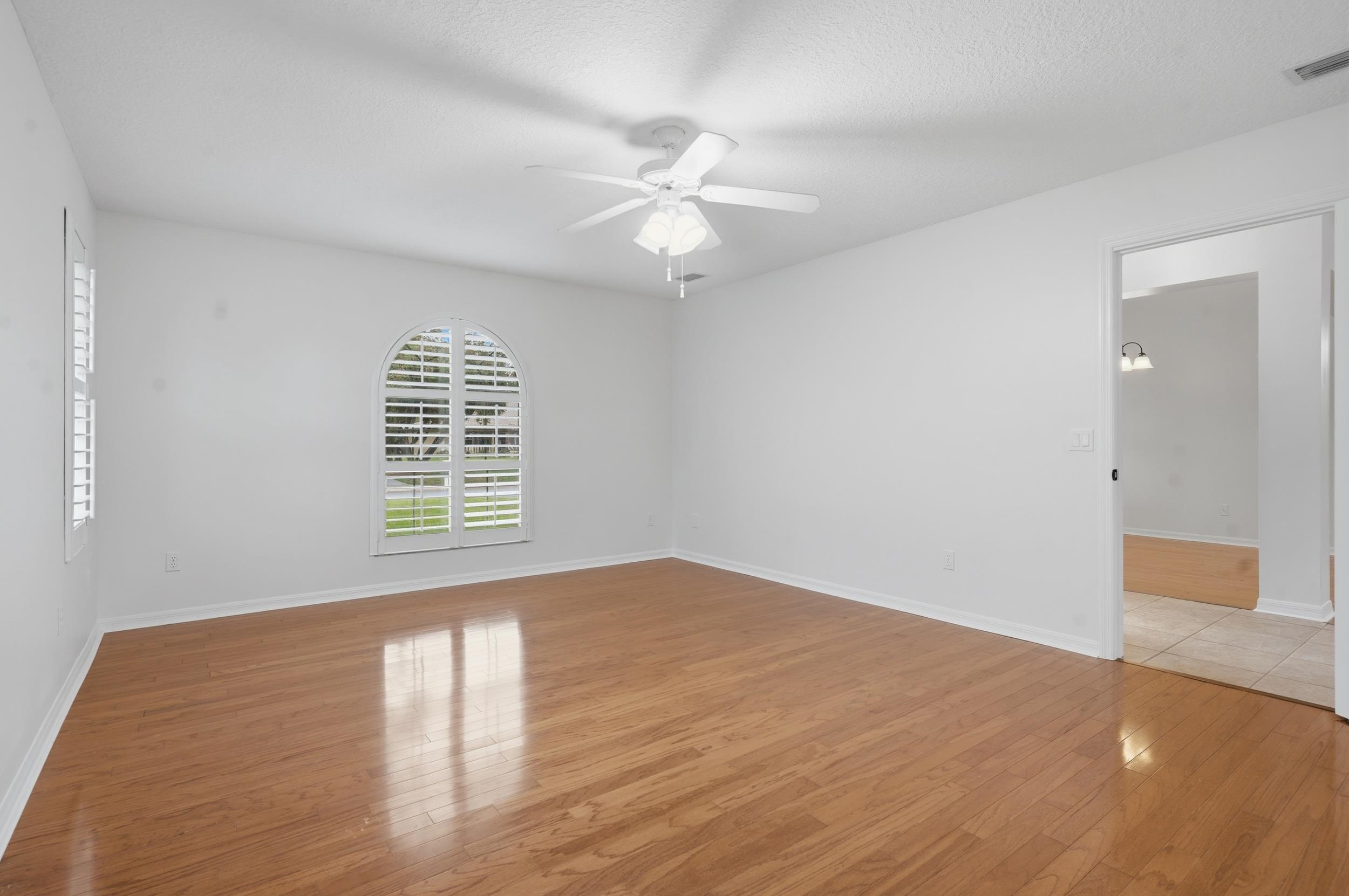 Image 12 of 22 For 4720 Innisbrook Ct N