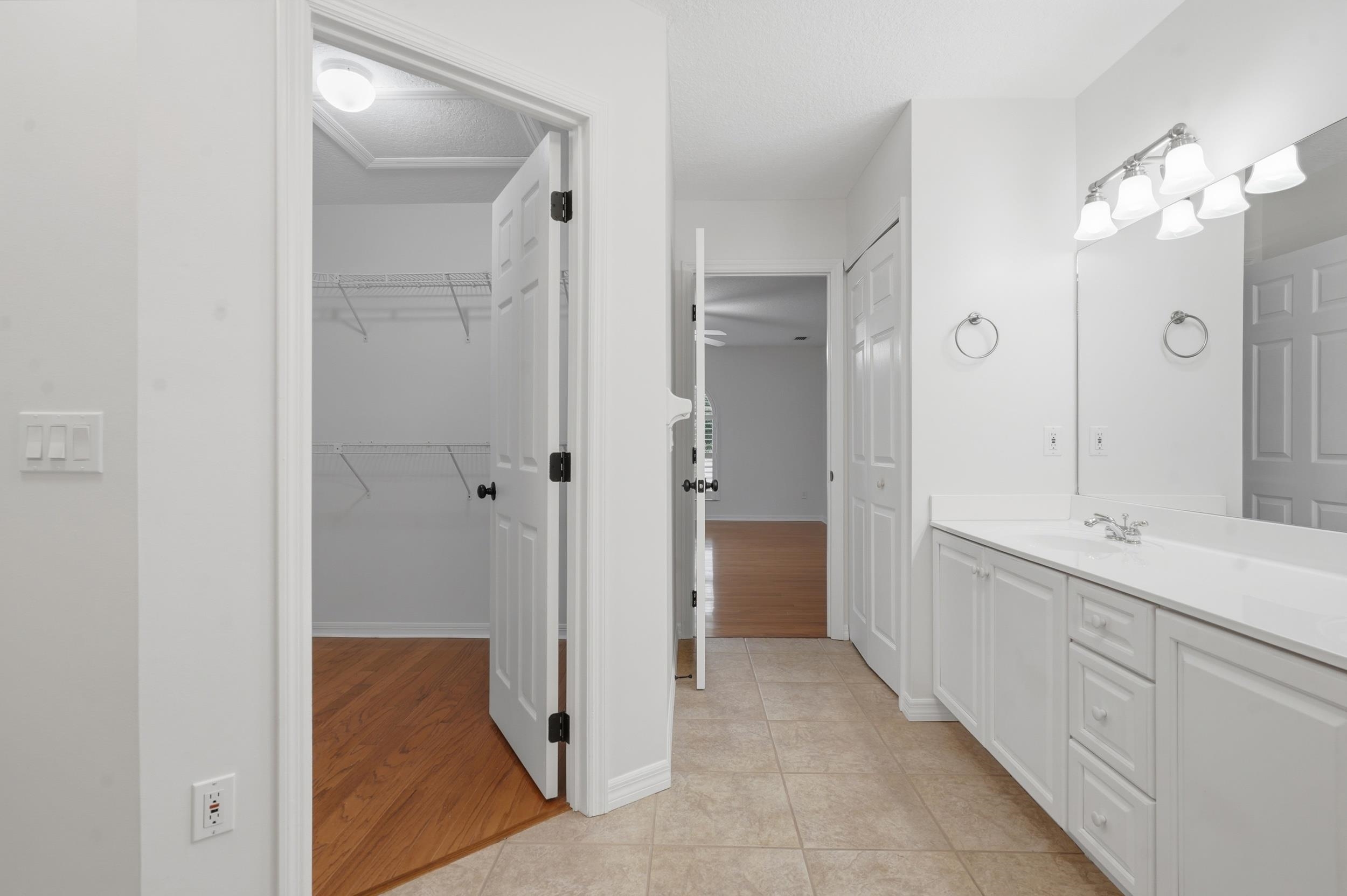 Image 14 of 22 For 4720 Innisbrook Ct N