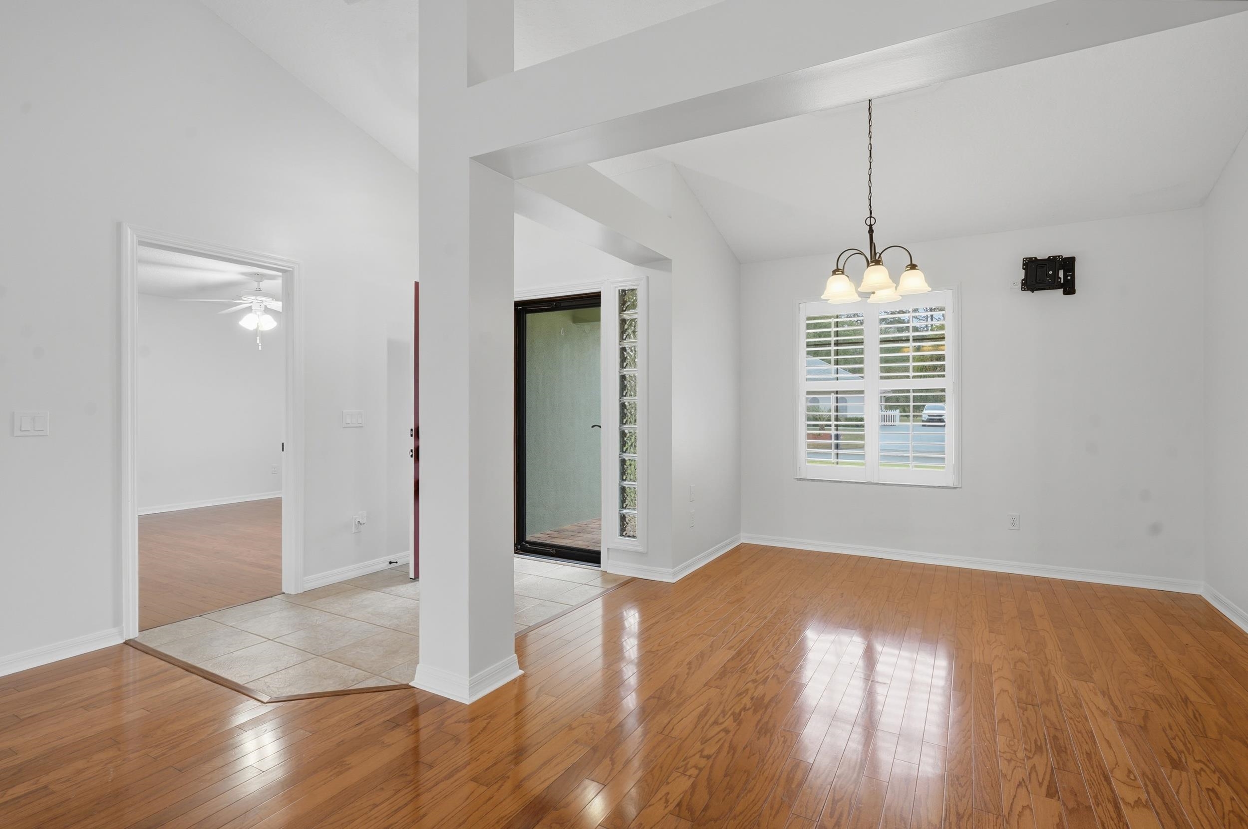 Image 9 of 22 For 4720 Innisbrook Ct N