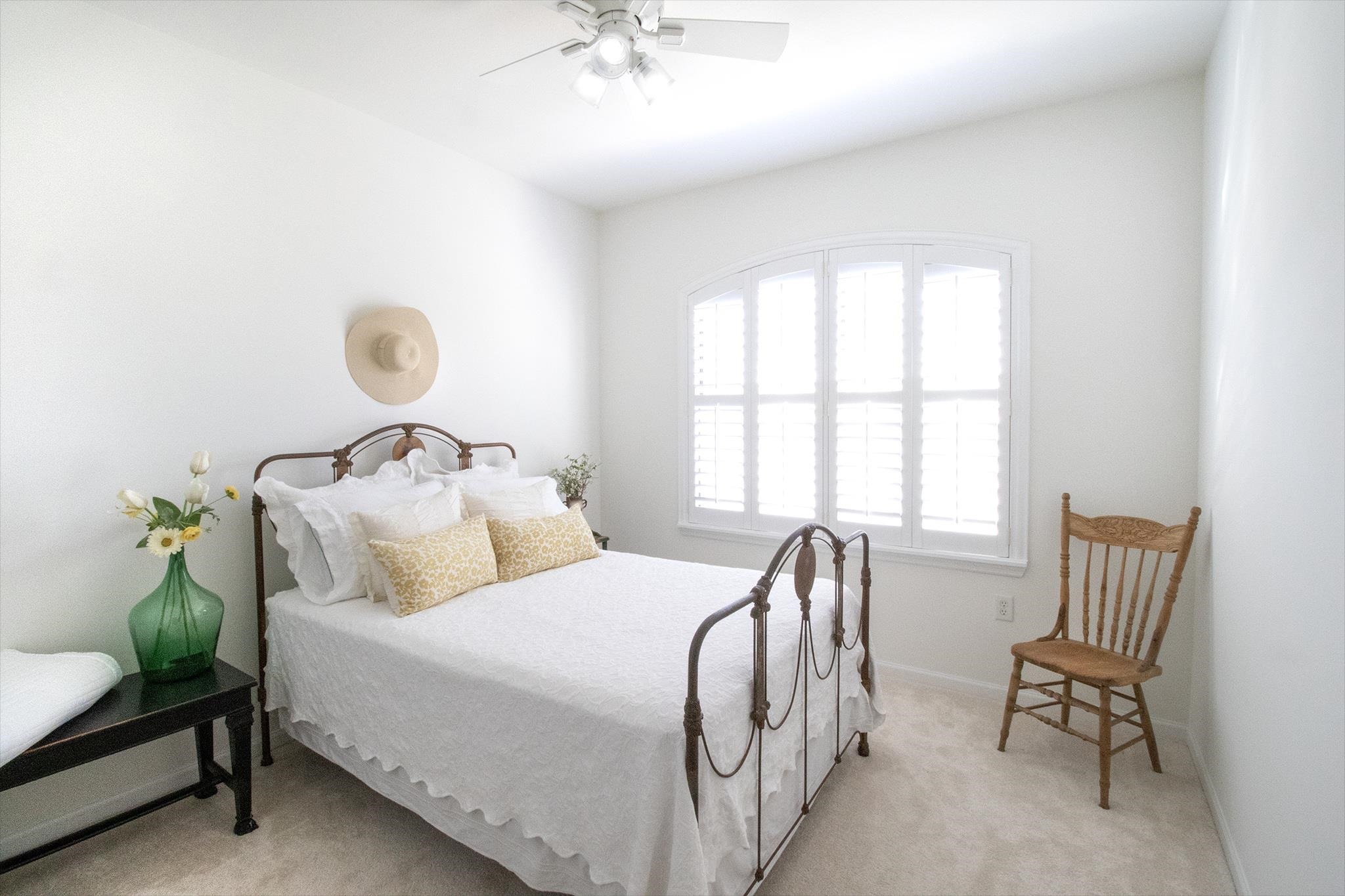 Image 17 of 41 For 4815 Serena Circle