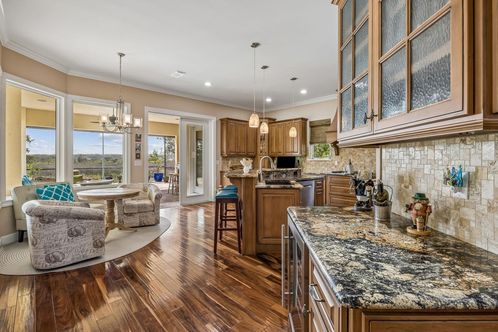 Image 22 of 90 For 409 Lookout Point Dr