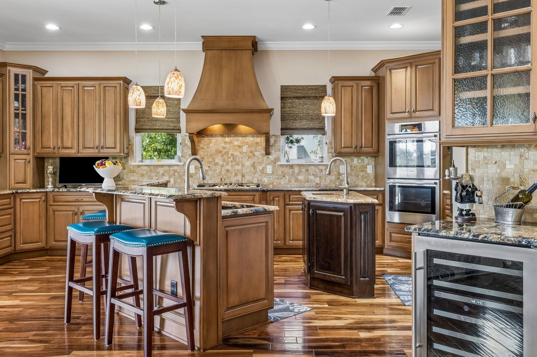 Image 26 of 90 For 409 Lookout Point Dr