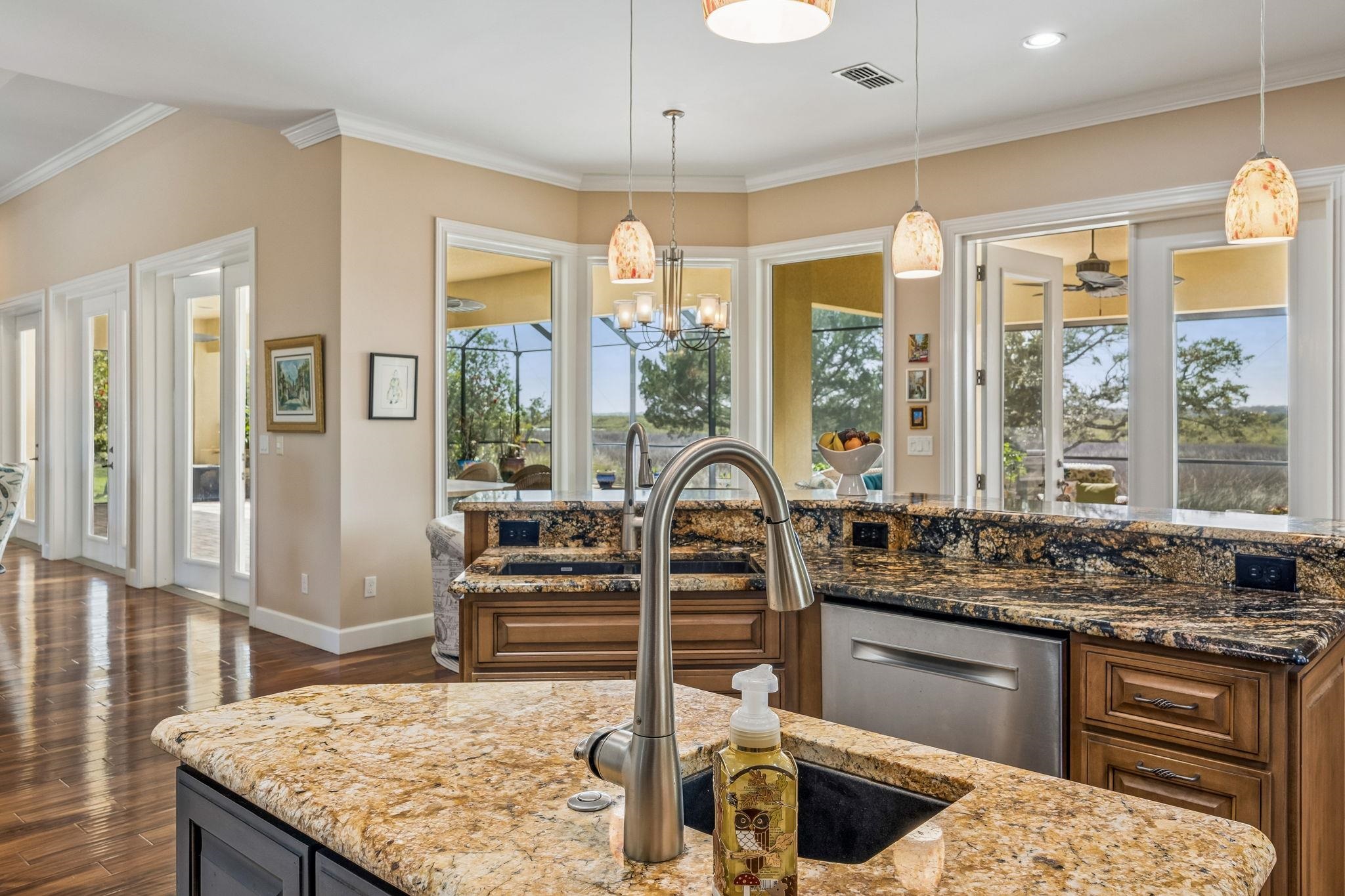 Image 27 of 90 For 409 Lookout Point Dr