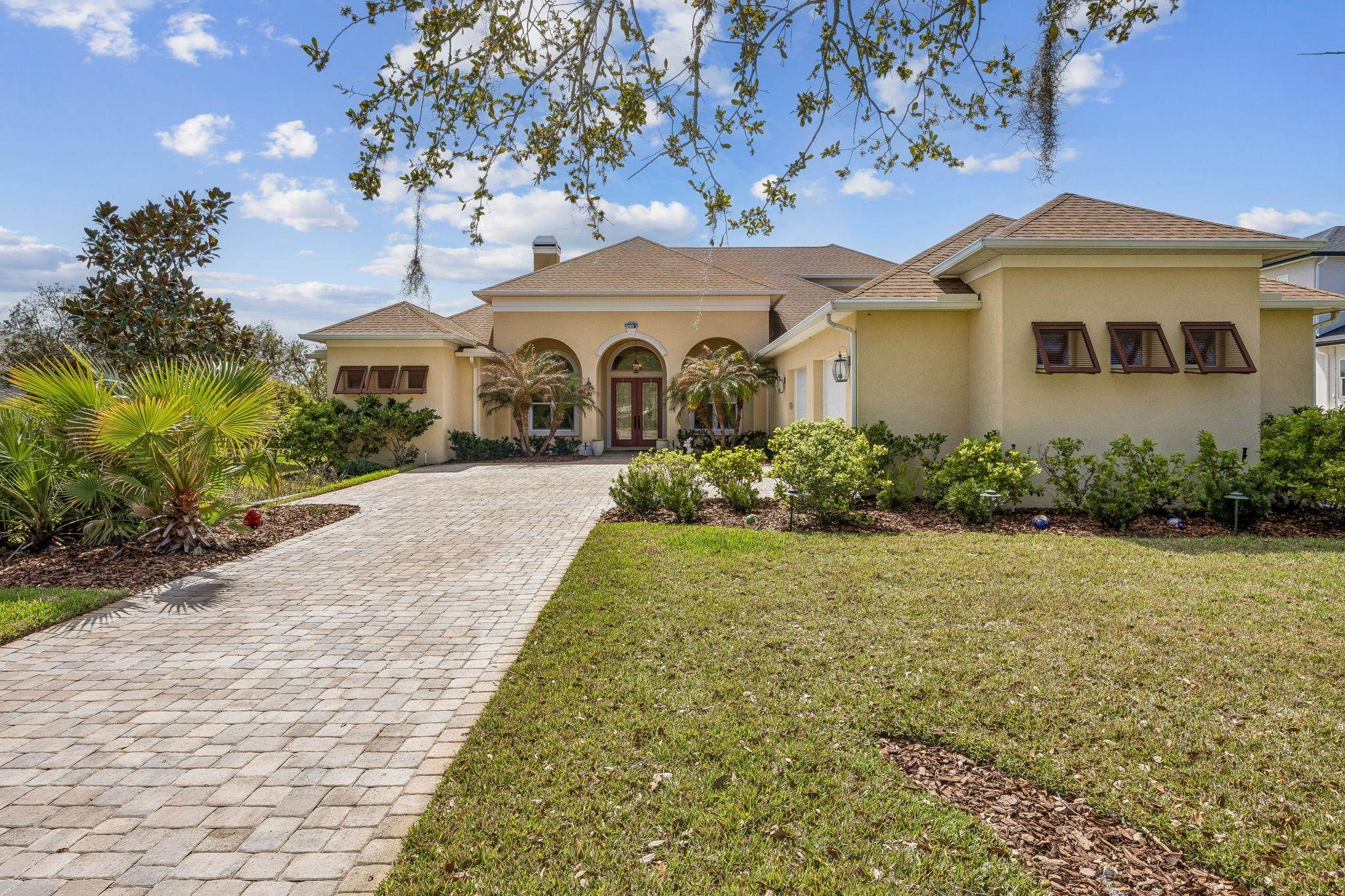 Image 3 of 90 For 409 Lookout Point Dr