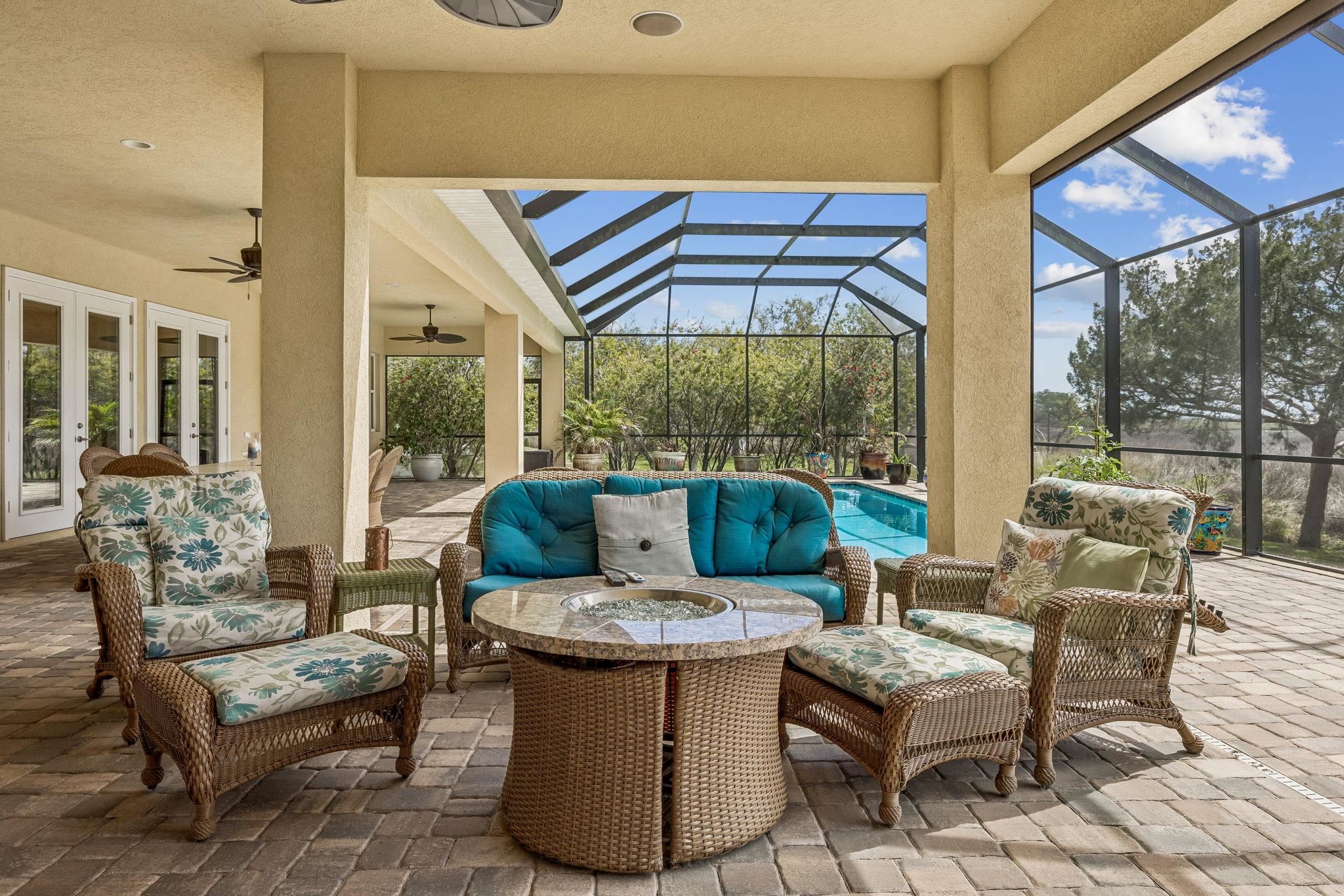 Image 33 of 90 For 409 Lookout Point Dr