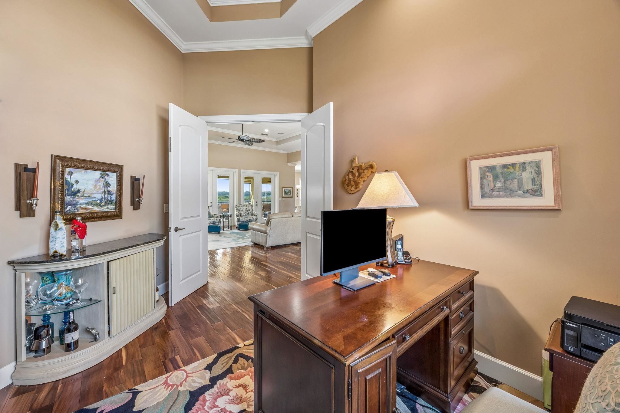 Image 45 of 90 For 409 Lookout Point Dr