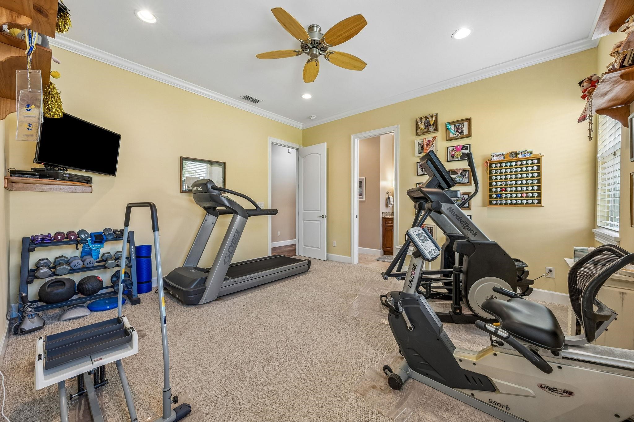 Image 73 of 90 For 409 Lookout Point Dr