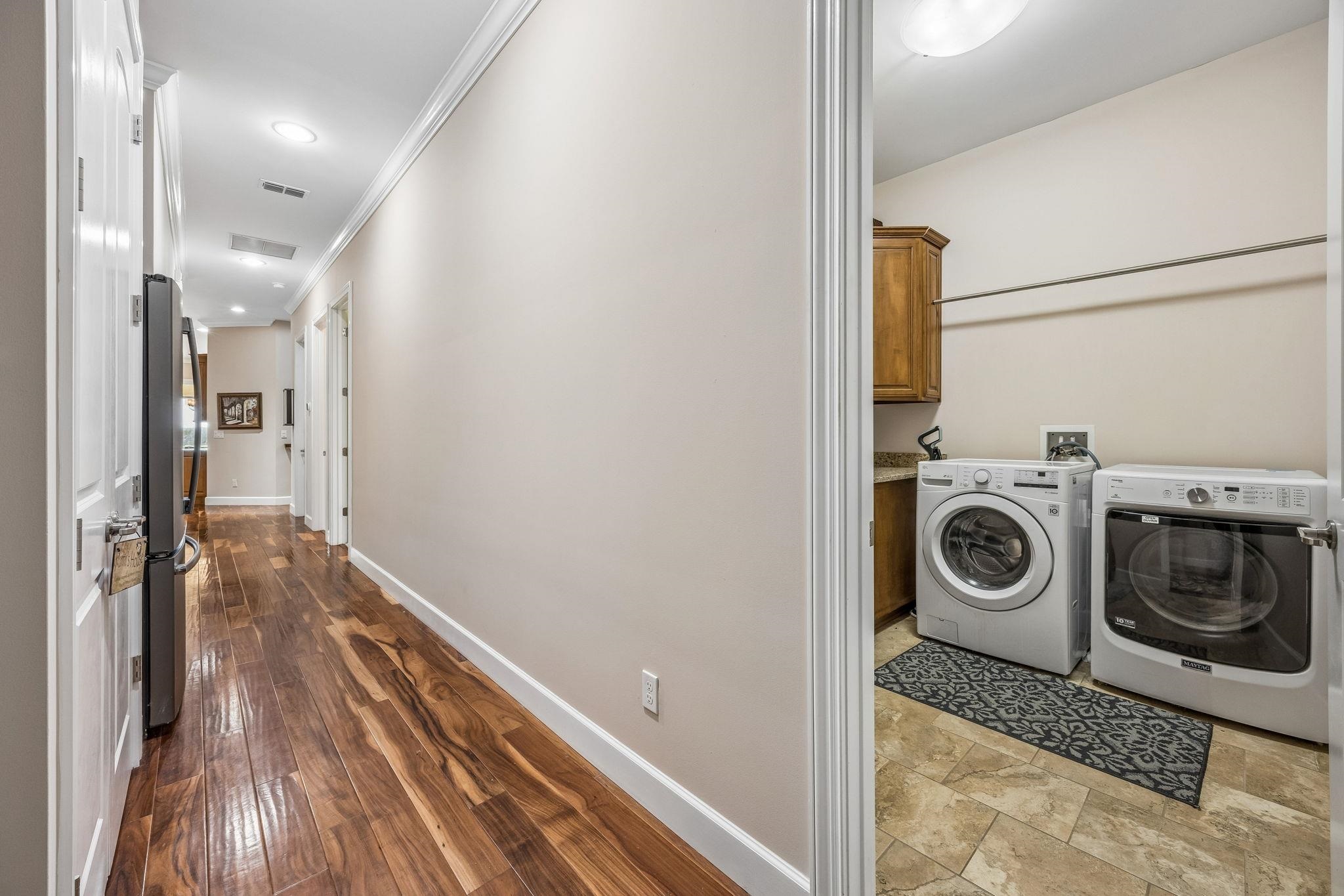 Image 76 of 90 For 409 Lookout Point Dr