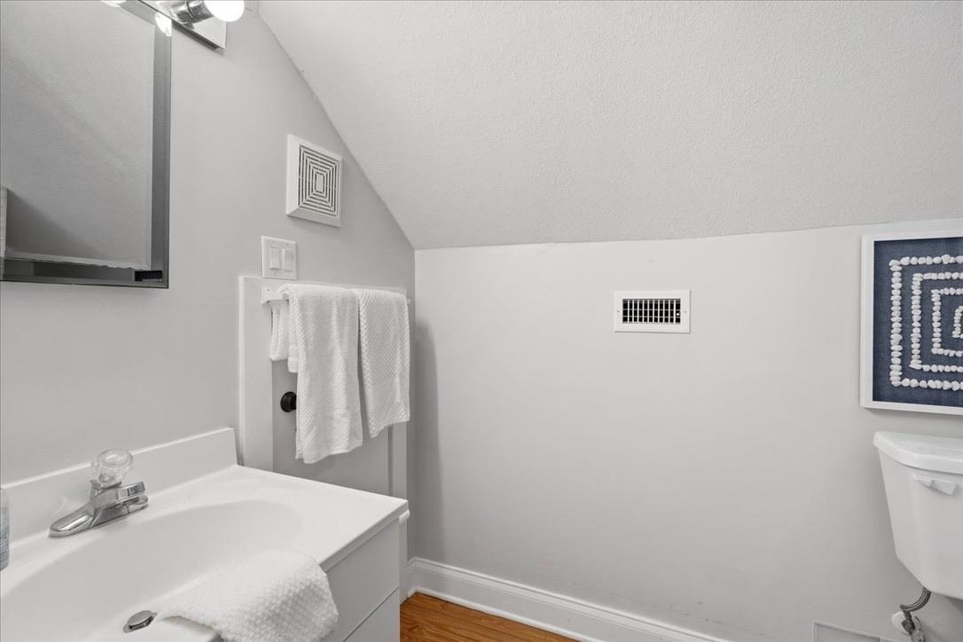 Image 29 of 50 For 47 Osceola St