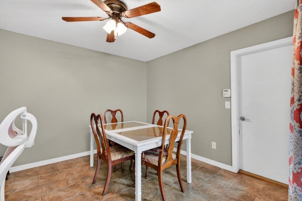 Image 11 of 46 For 300 Syrah Way