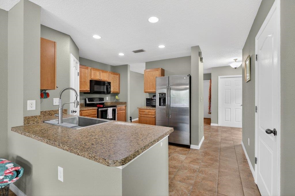 Image 19 of 46 For 300 Syrah Way